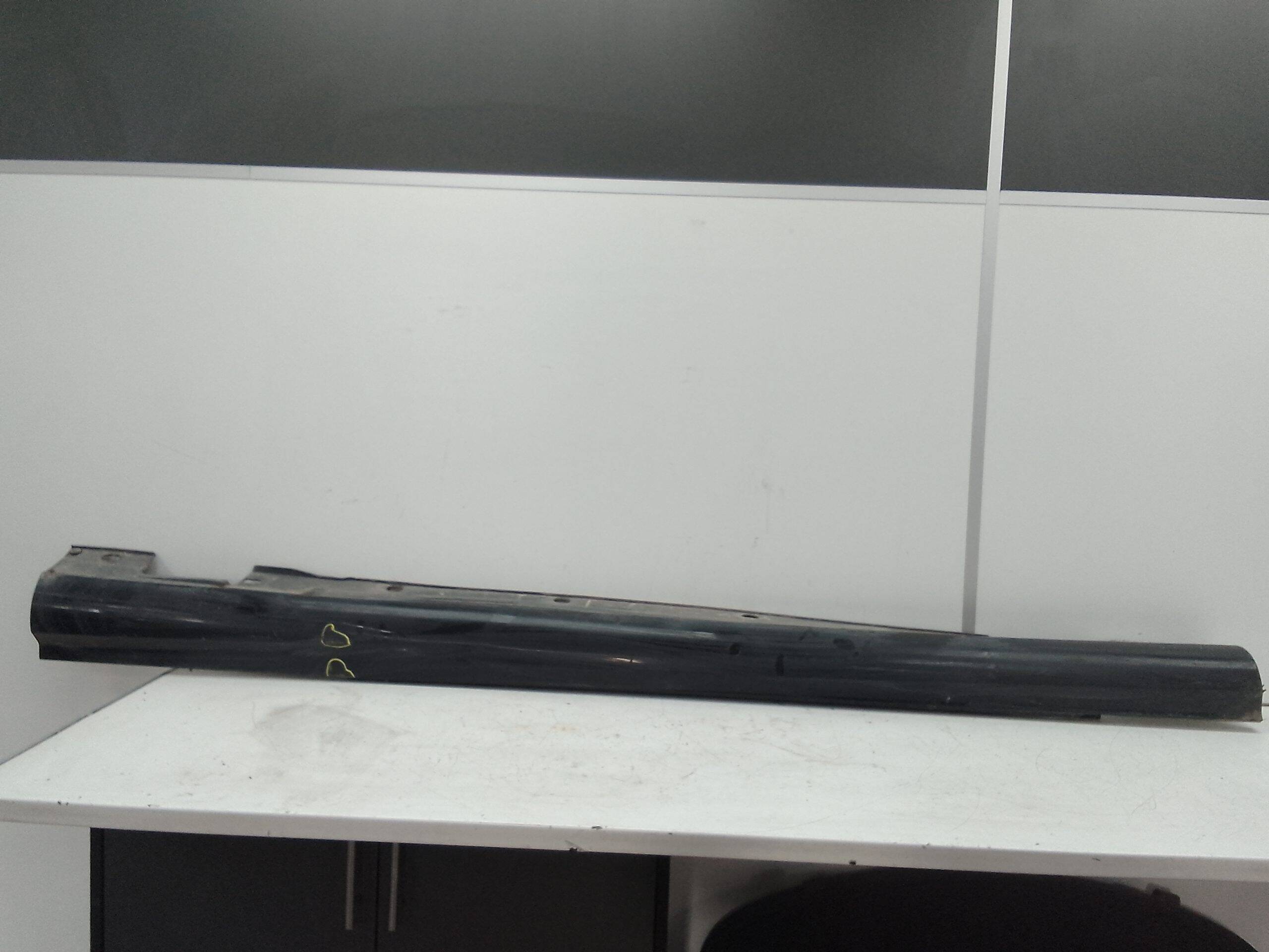 Spoiler talonera izquierda mercedes-benz clase c (bm 204) coupe (01.2011->)