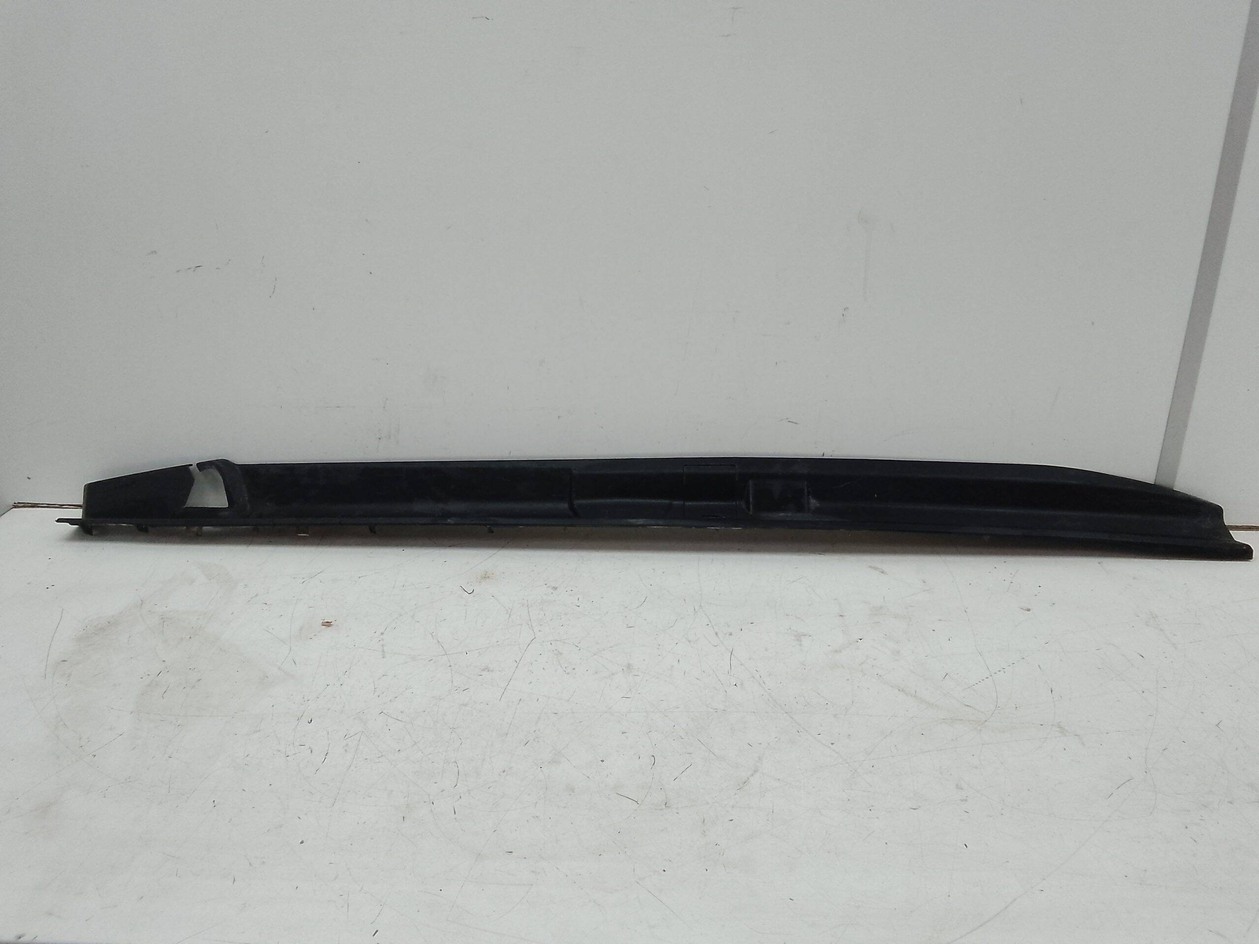 Embellecedor paragolpes trasero toyota land cruiser (j15)(2009->)