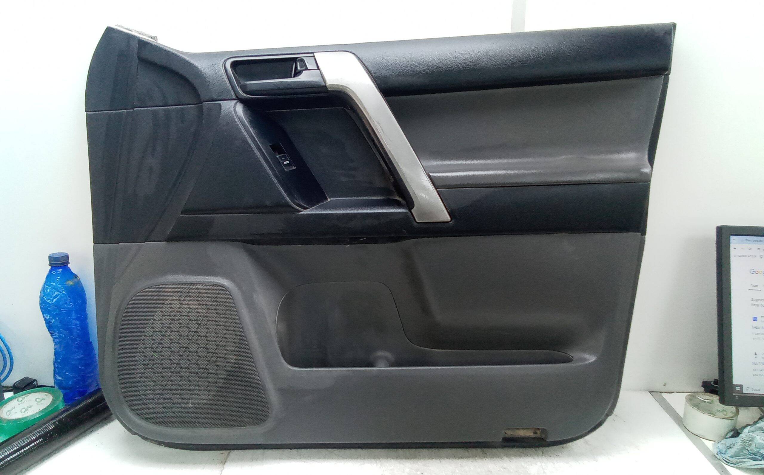 Guarnecido puerta delantera derecha toyota land cruiser (j15)(2009->)