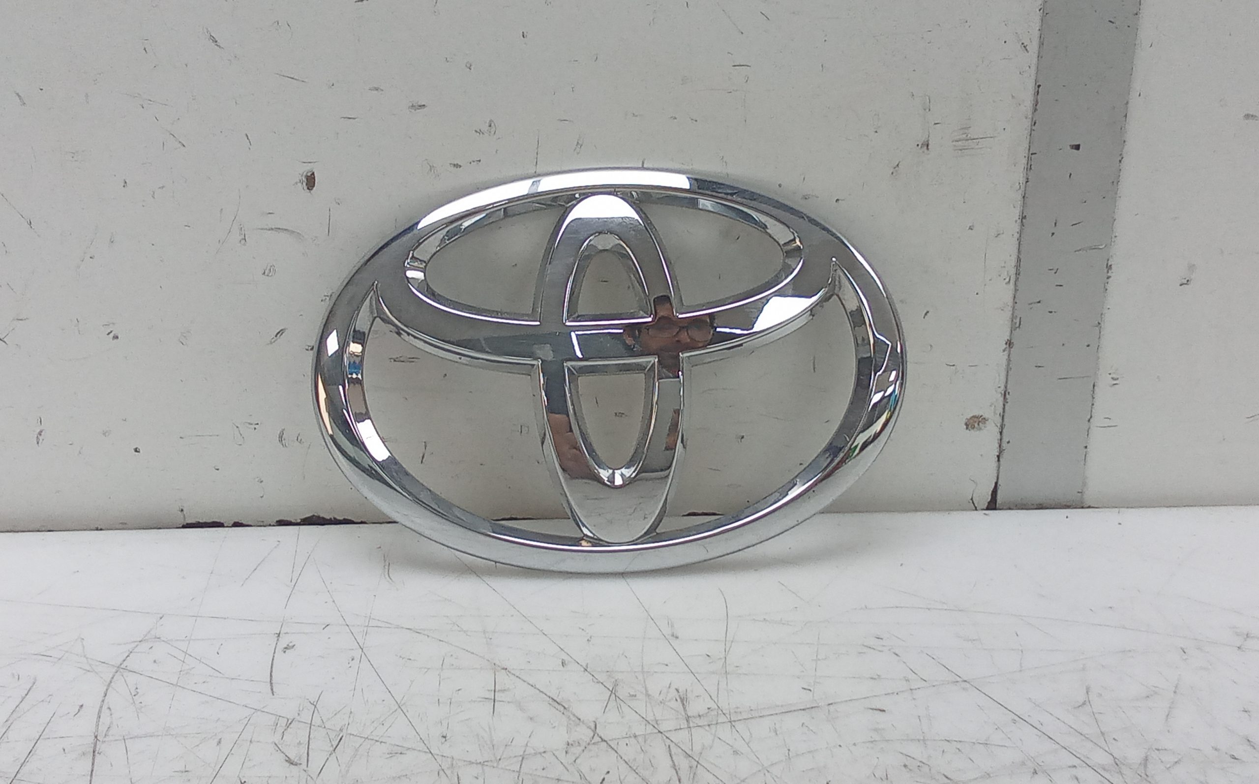 Emblema trasero toyota land cruiser (j15)(2009->)