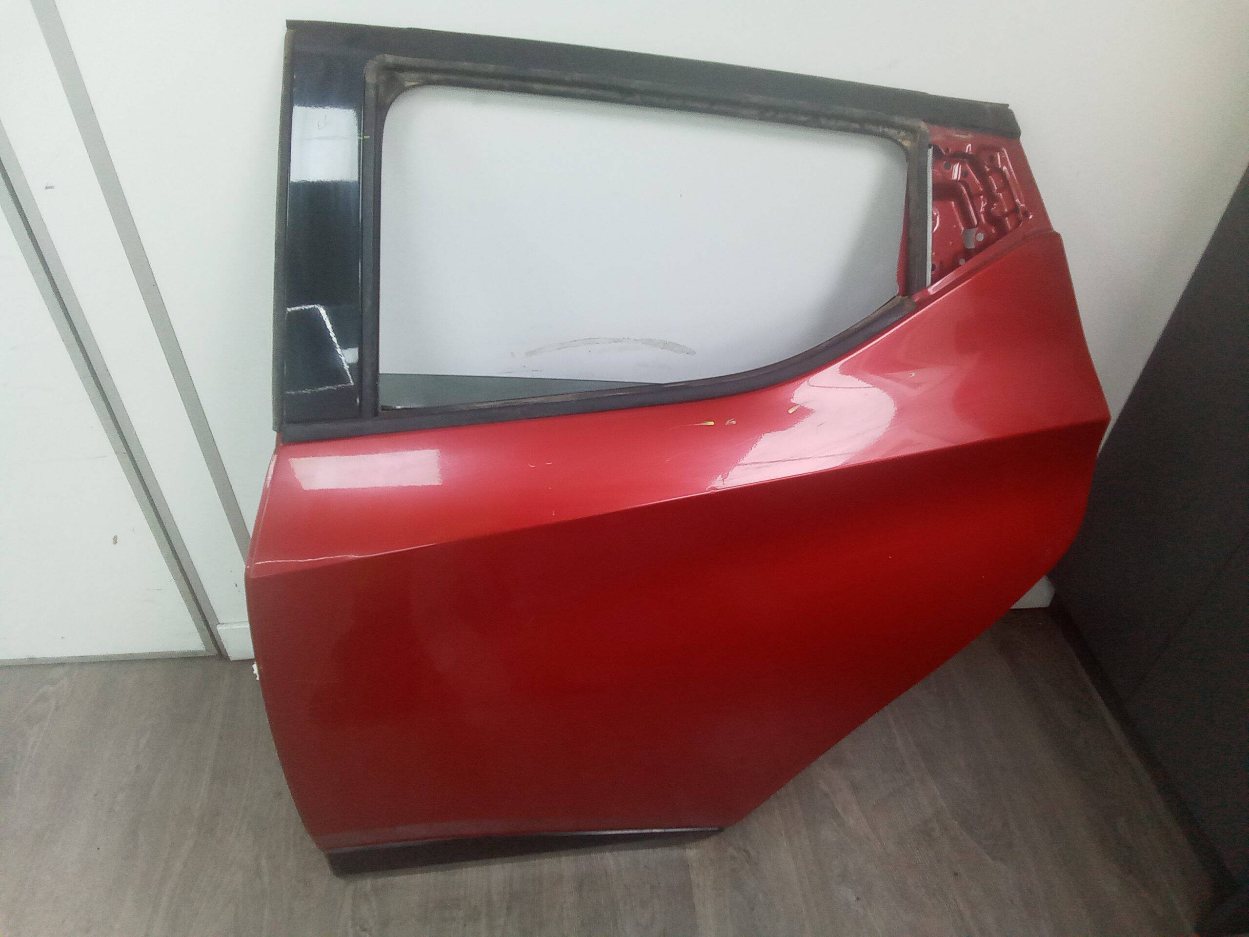 Puerta trasera izquierda nissan micra v (k14)(2017->)