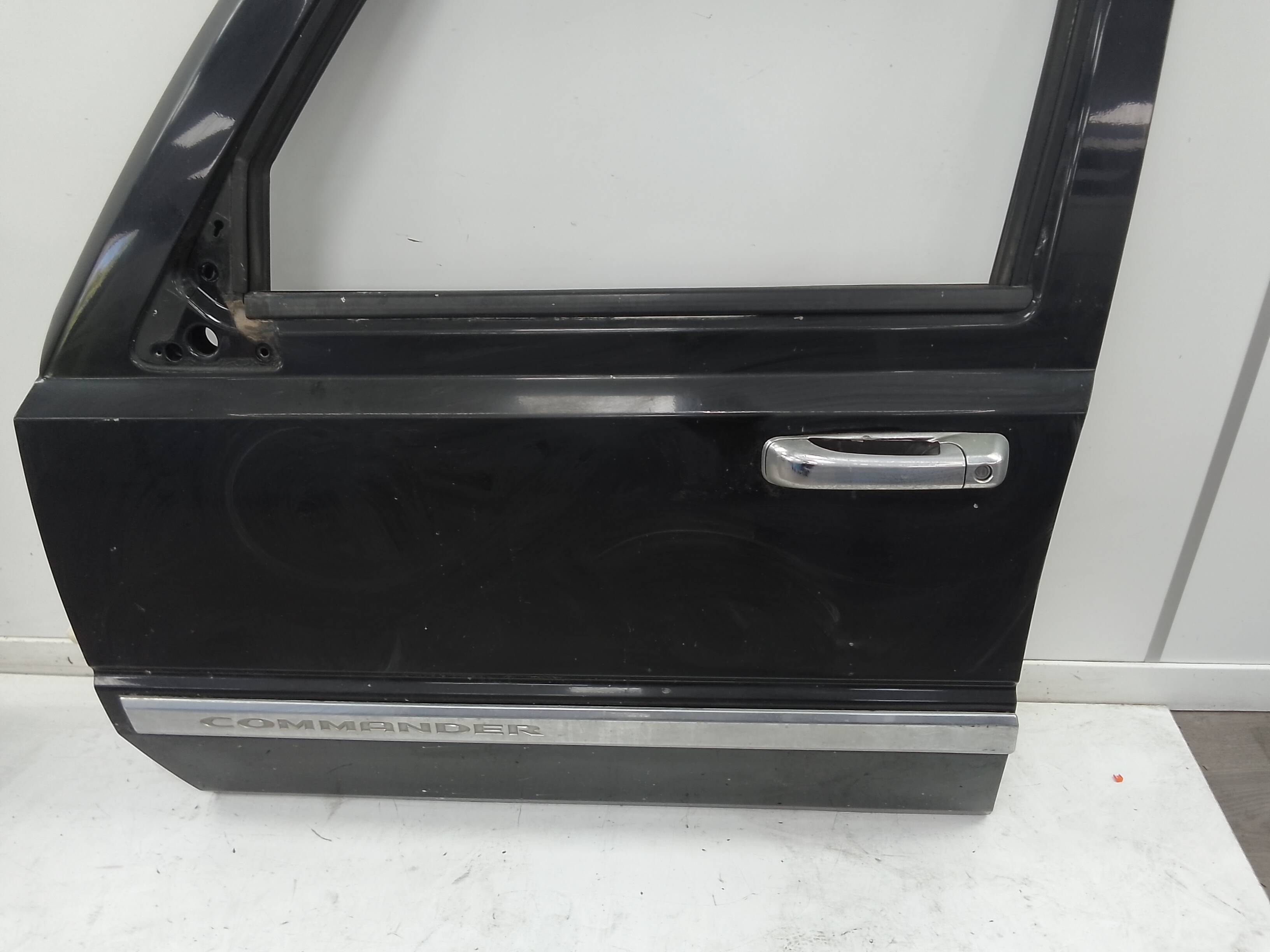 Puerta delantera izquierda jeep commander (xh/xk)(2006->)