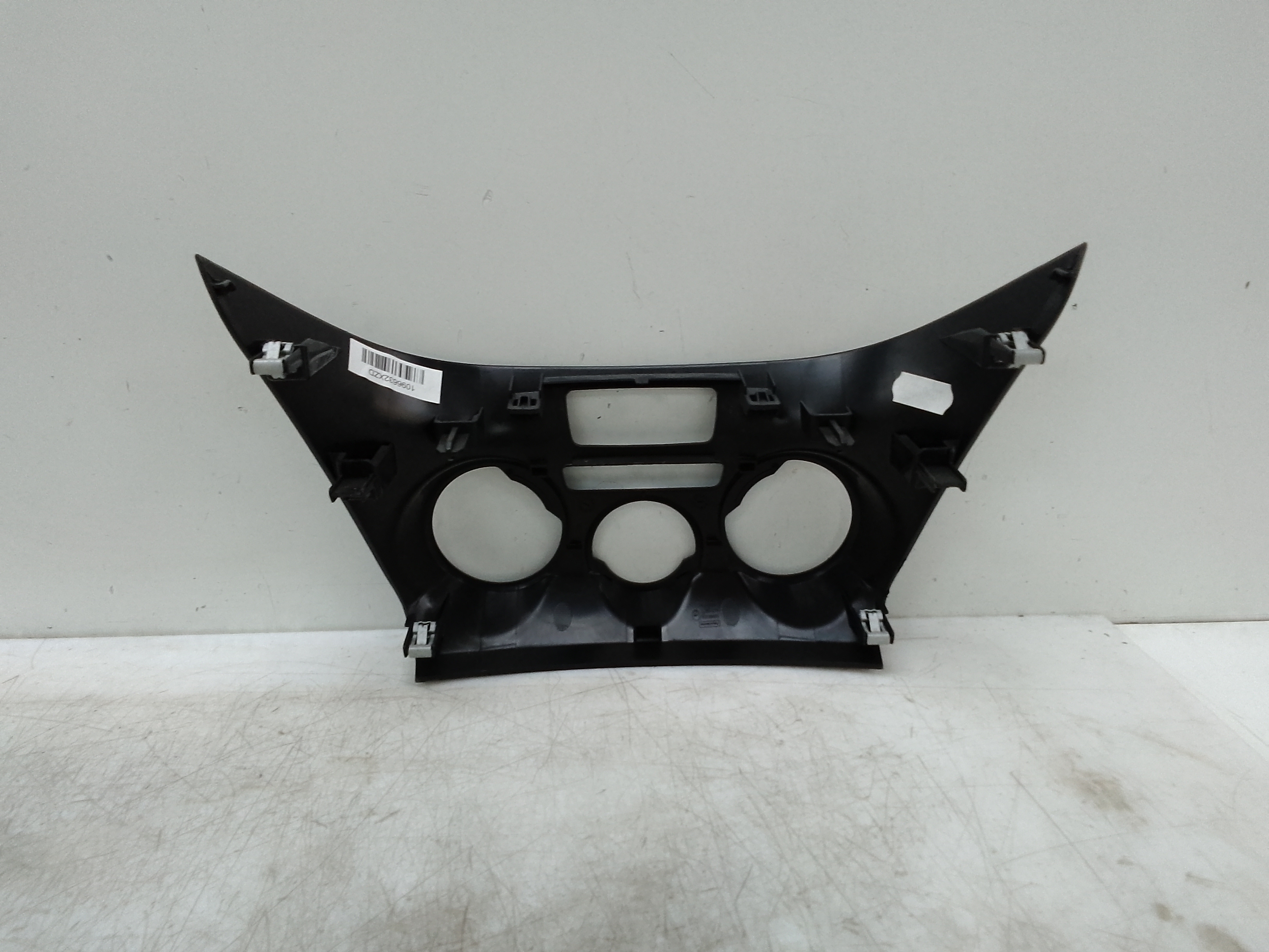 Moldura consola central delantera peugeot 208 (01.2012->)