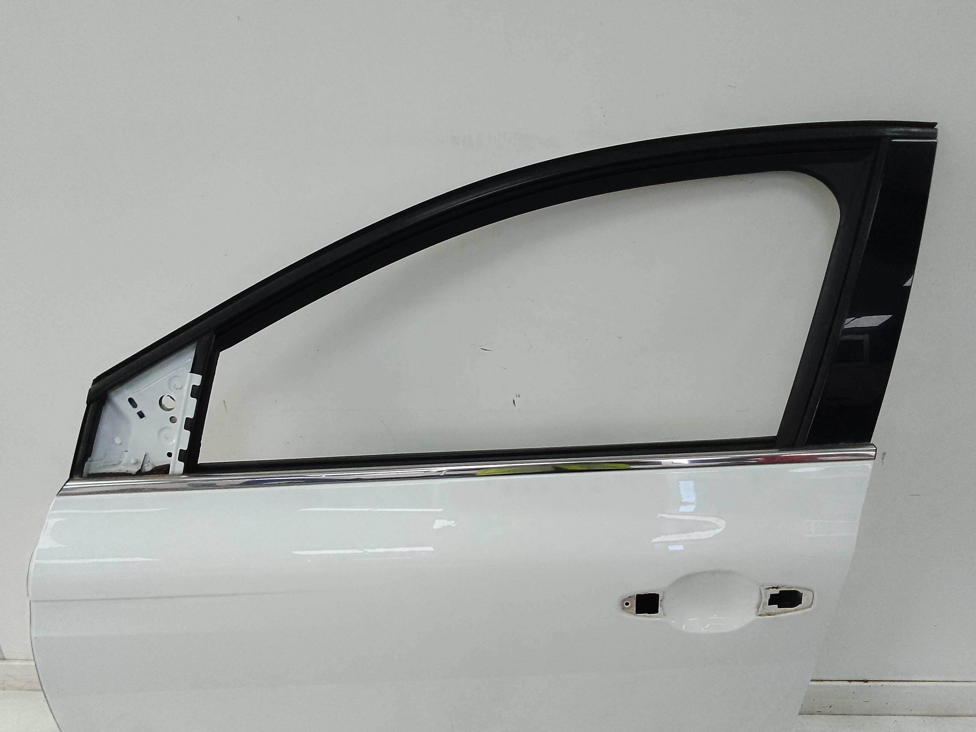 Puerta delantera izquierda renault megane iv sport tourer (06.2016->)