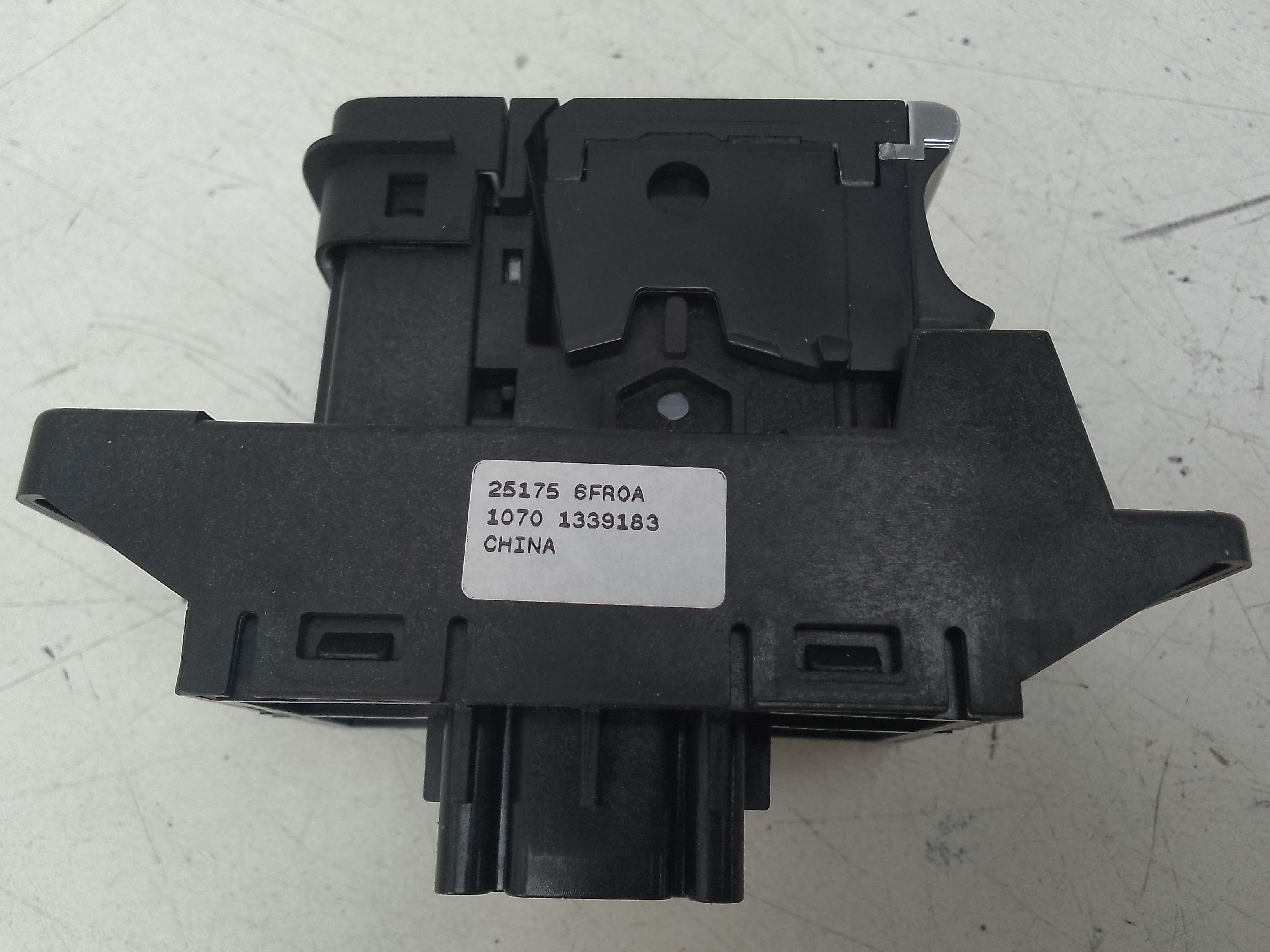 Interruptor freno mano nissan qashqai ii (j11e)(2013->)