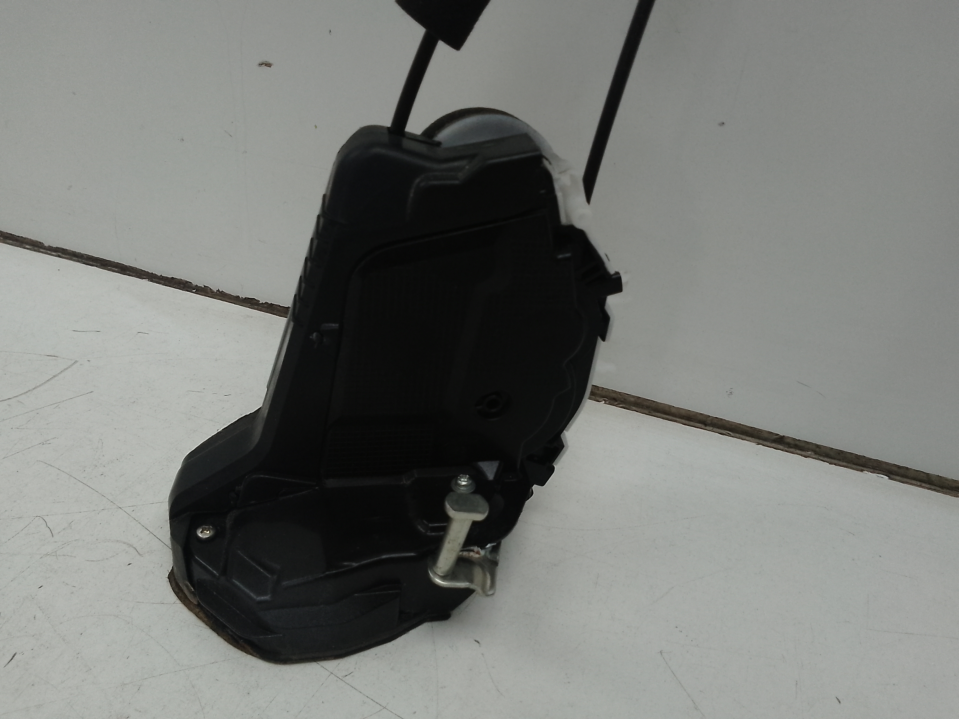 Cerradura puerta trasera derecha subaru outback (b15)(01.2015->)