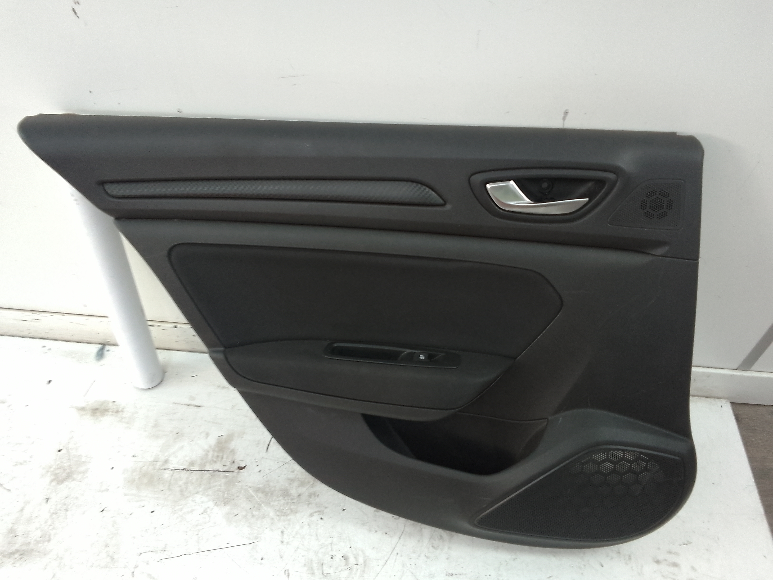 Guarnecido puerta trasera izquierda renault megane iv sport tourer (06.2016->)