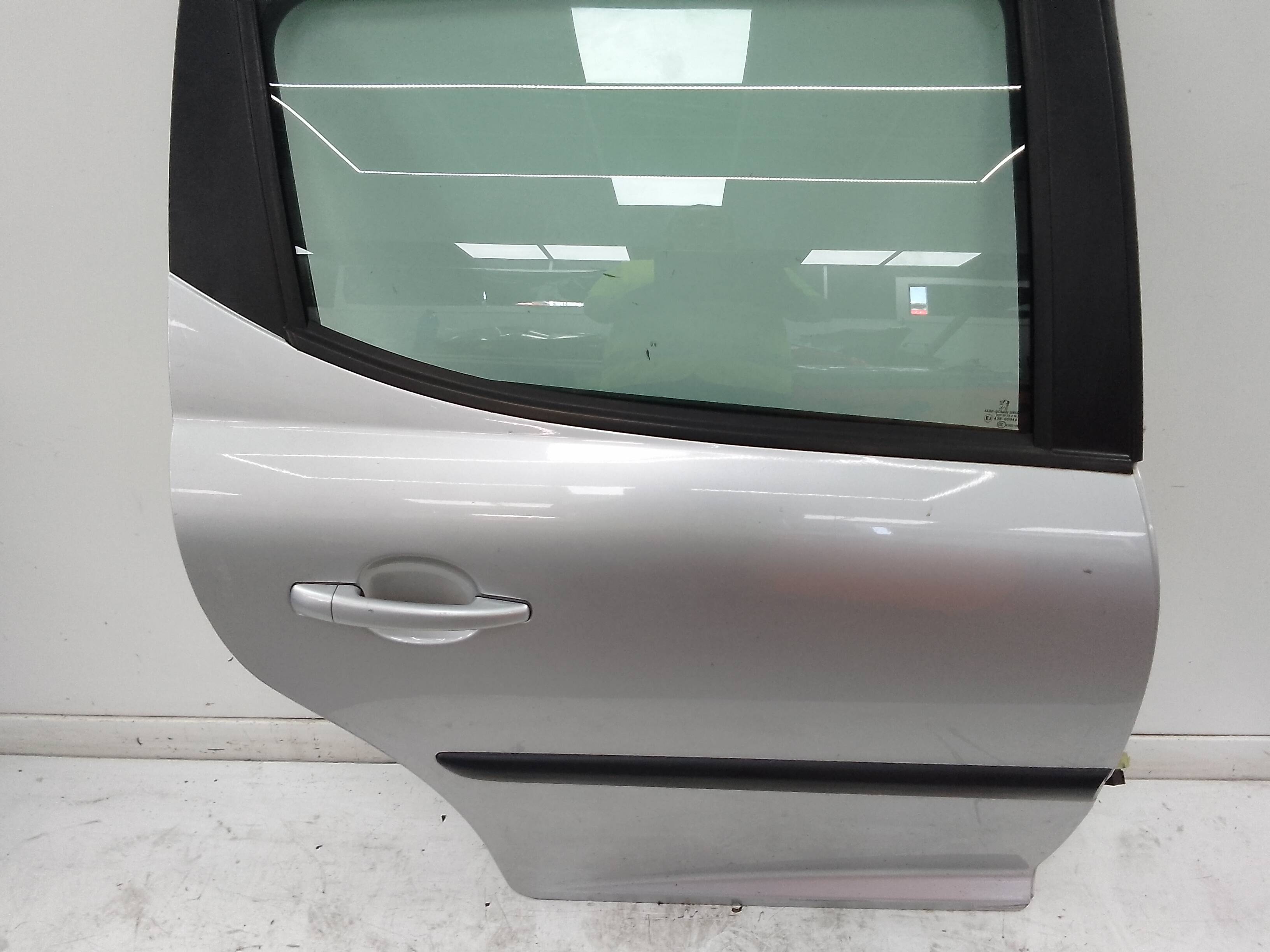 Puerta trasera derecha peugeot 207 sw (2007->)