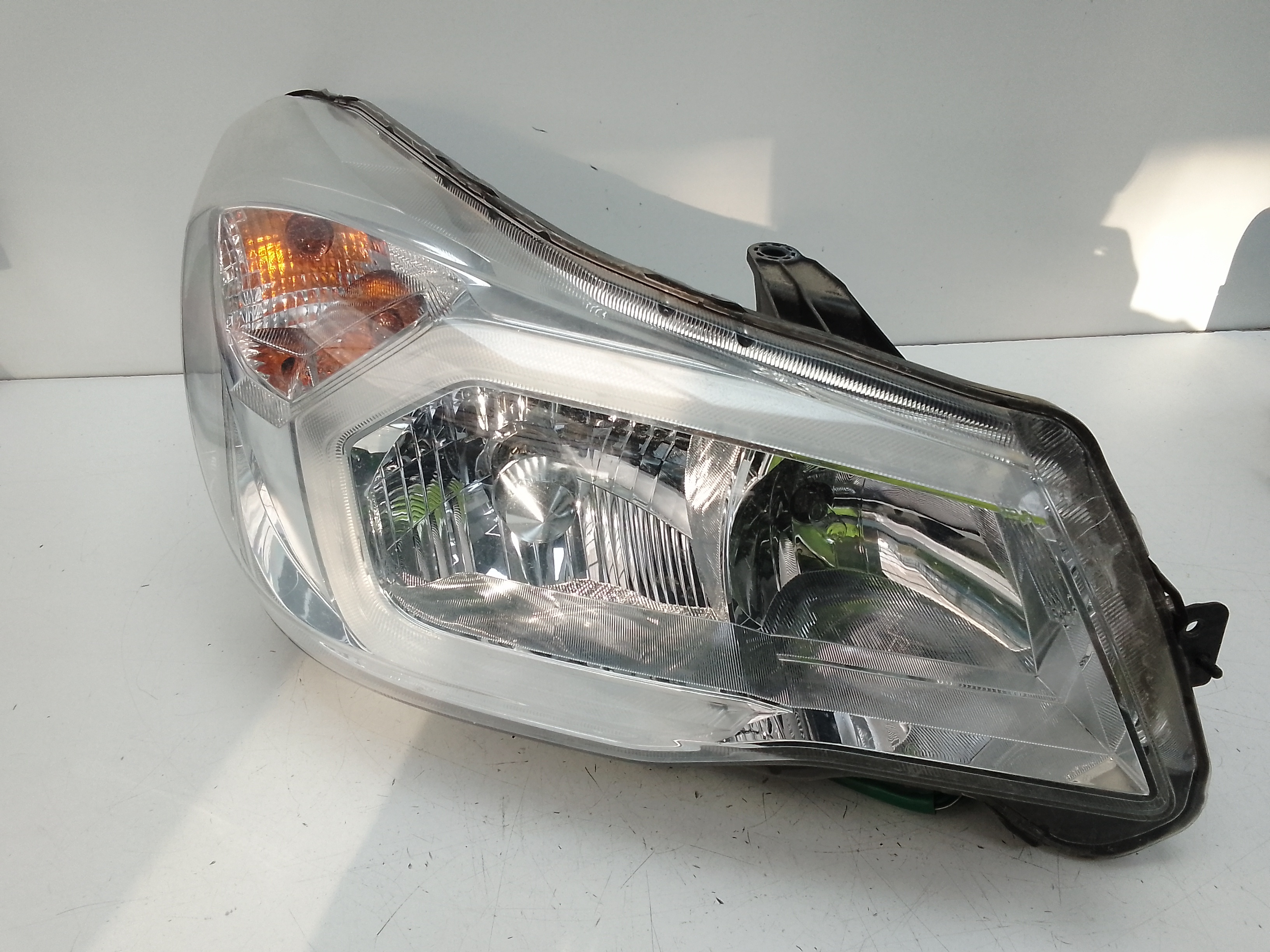 Faro derecho subaru forester (s13/sj)(2013->)