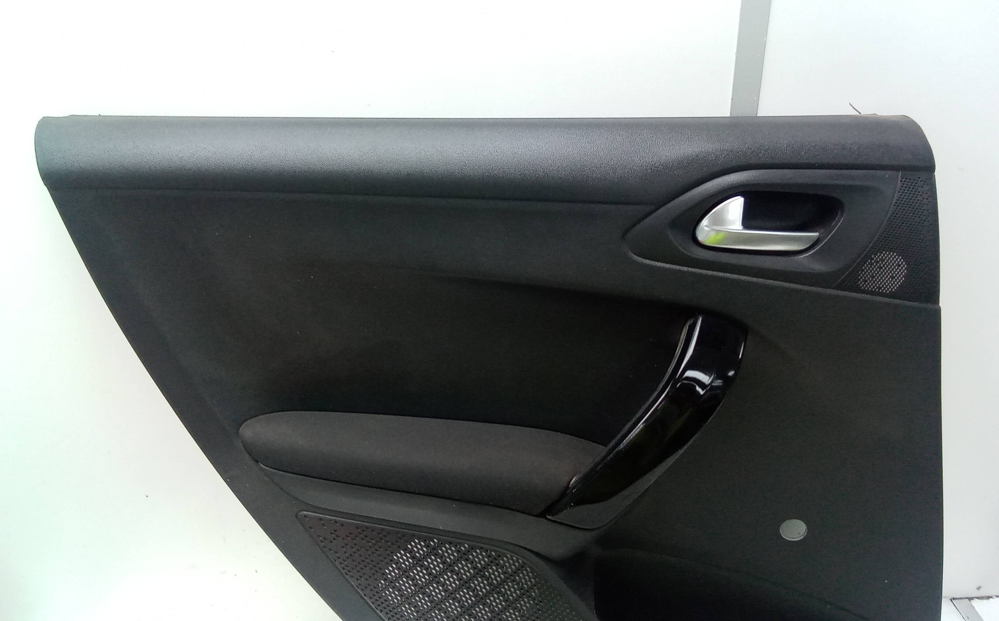 Guarnecido puerta trasera izquierda peugeot 208 (01.2012->)