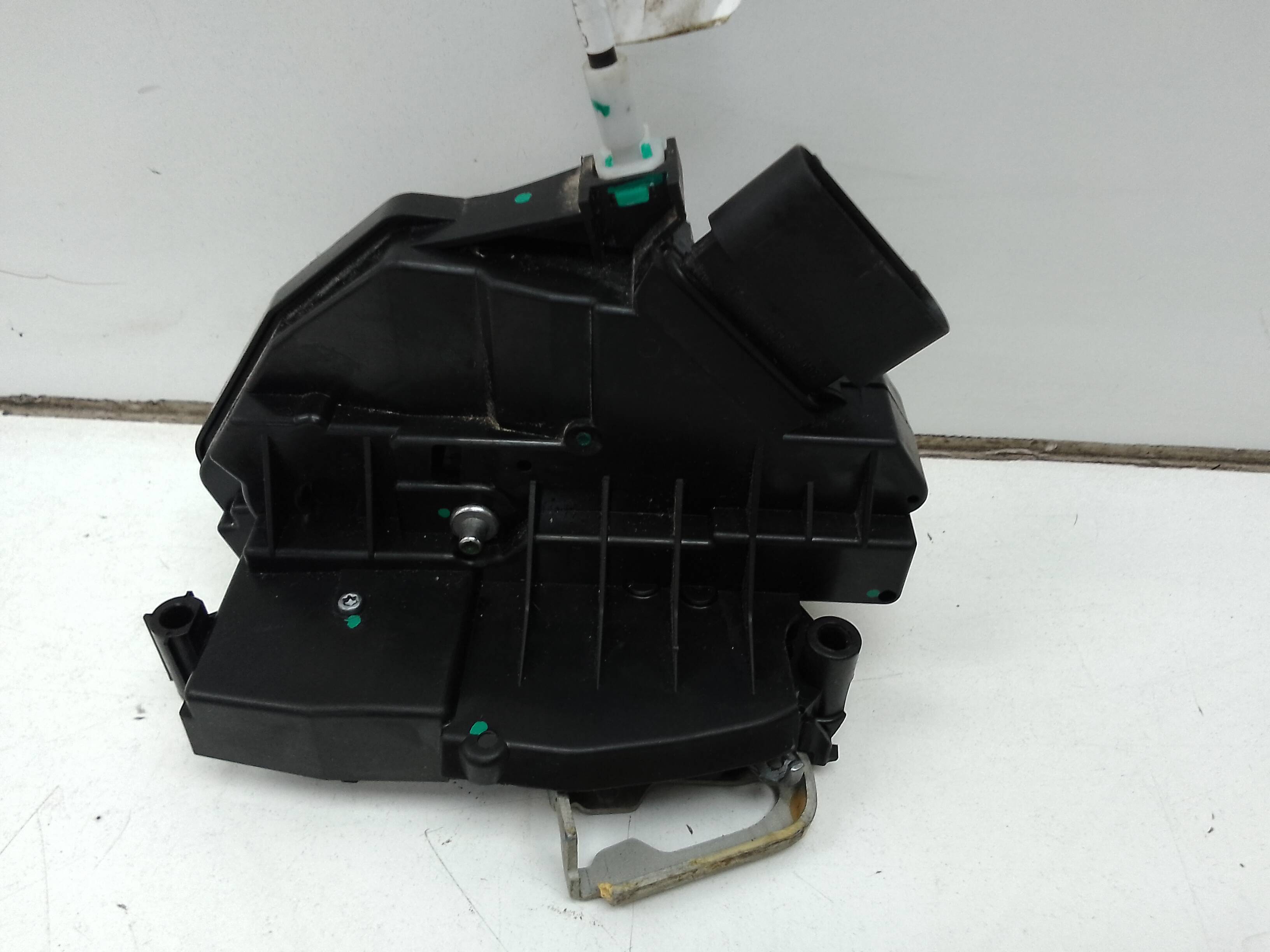 Cerradura puerta trasera derecha ford ecosport (cbw)(2013->)