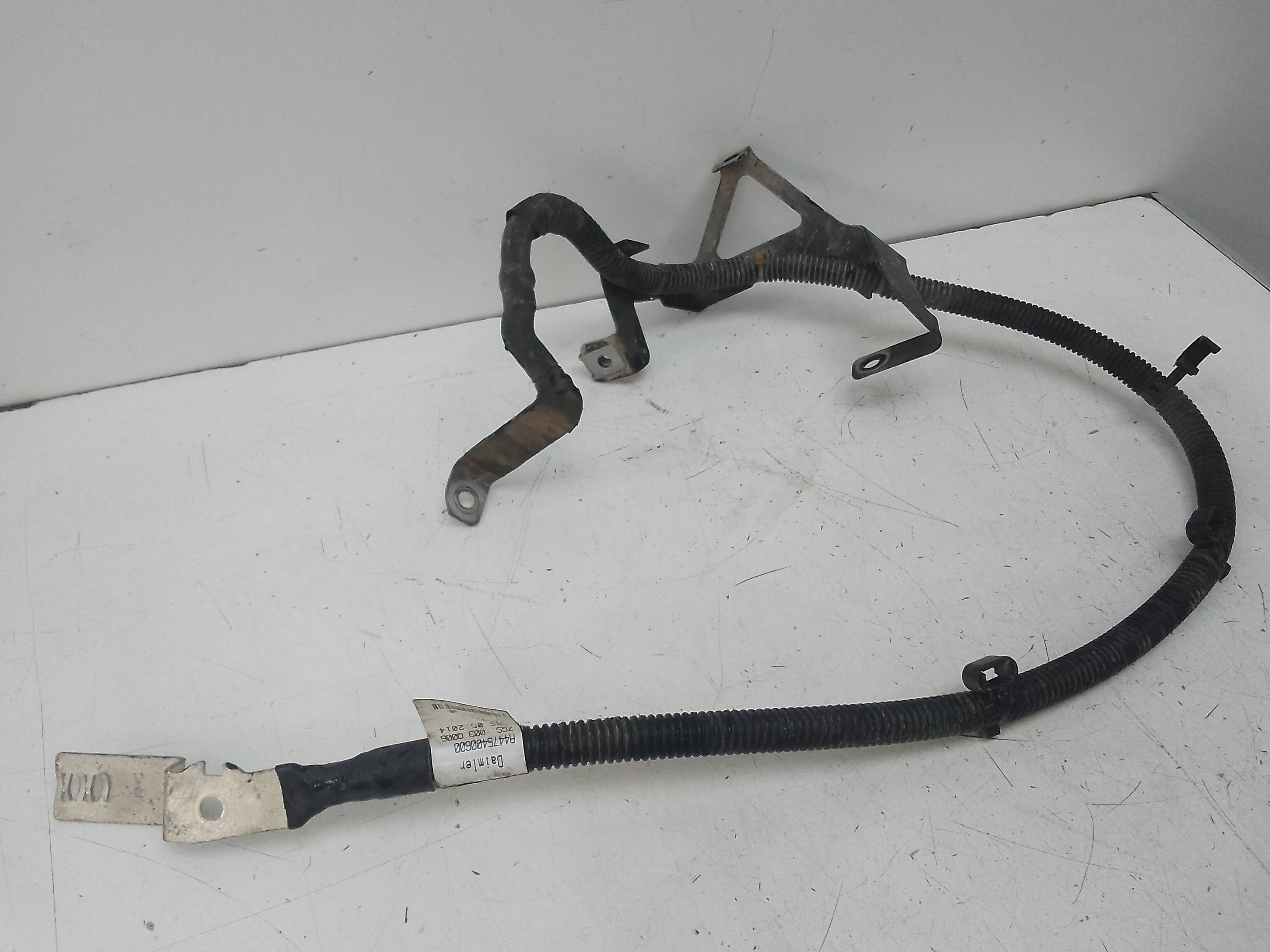 Cable positivo mercedes-benz v -clase combi (447)(01.2014->)