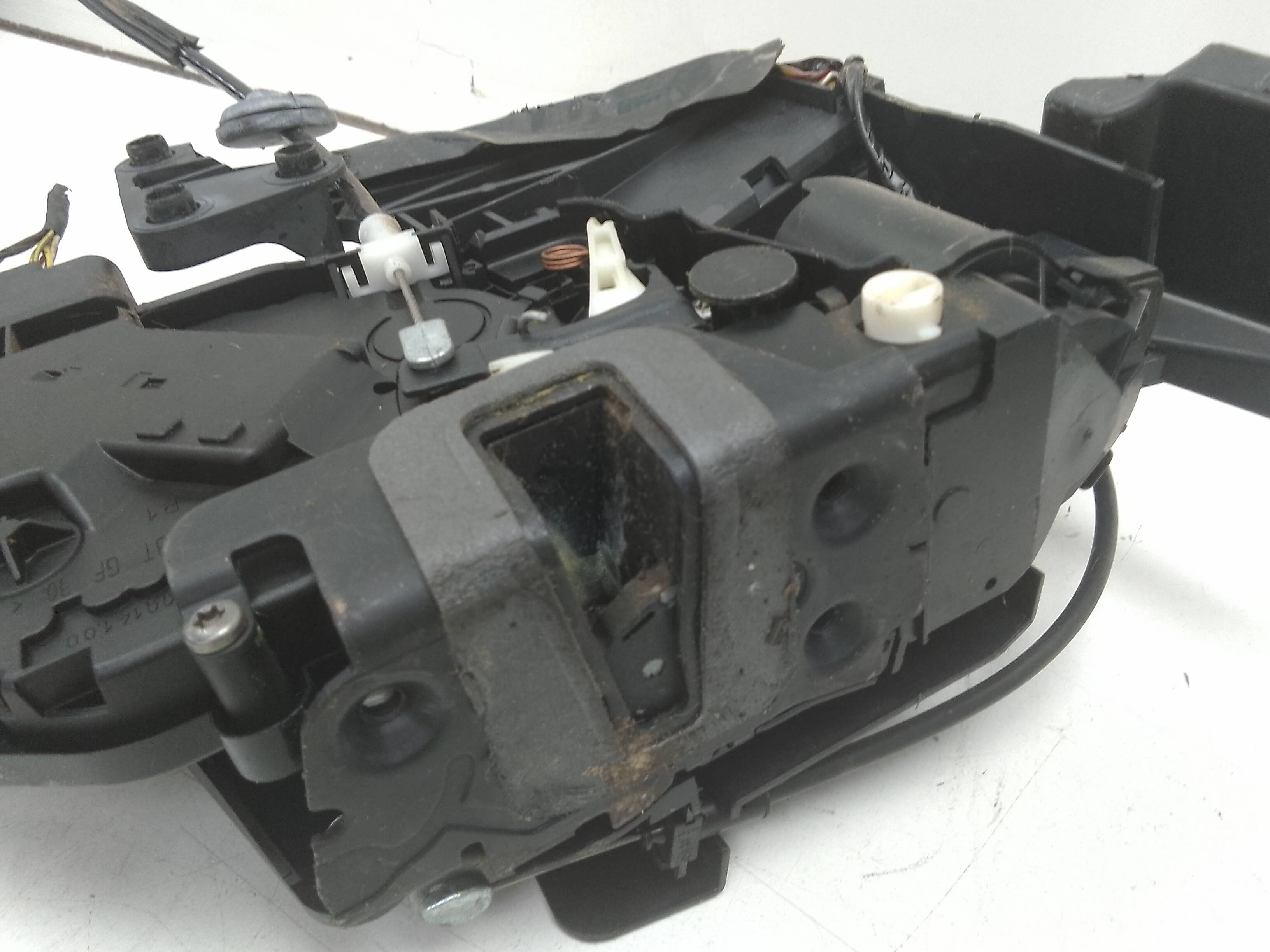 Cerradura puerta trasera derecha ford kuga (cbv)(2008->)