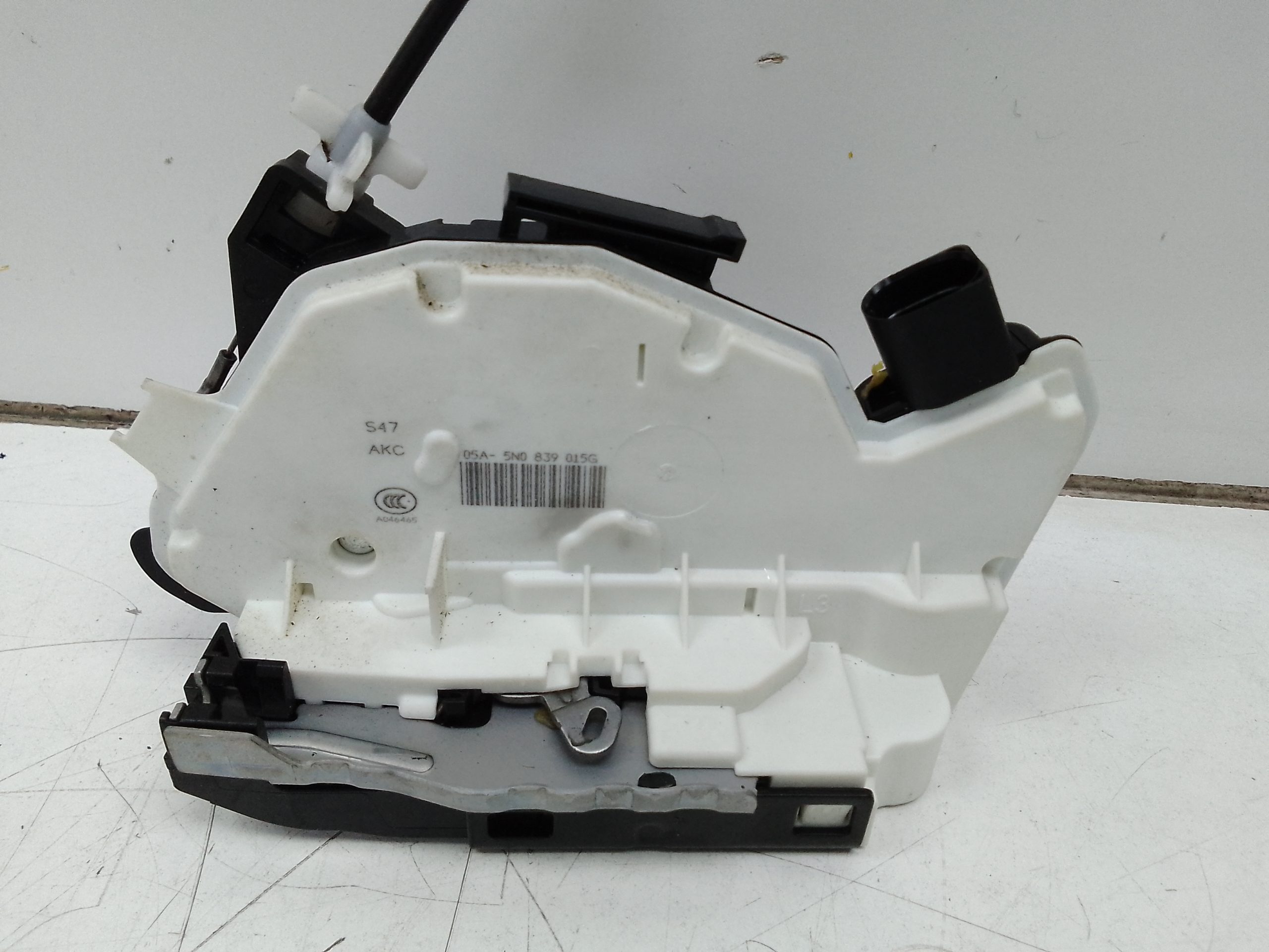 Cerradura puerta trasera izquierda volkswagen tiguan (5n2)(02.2011->)