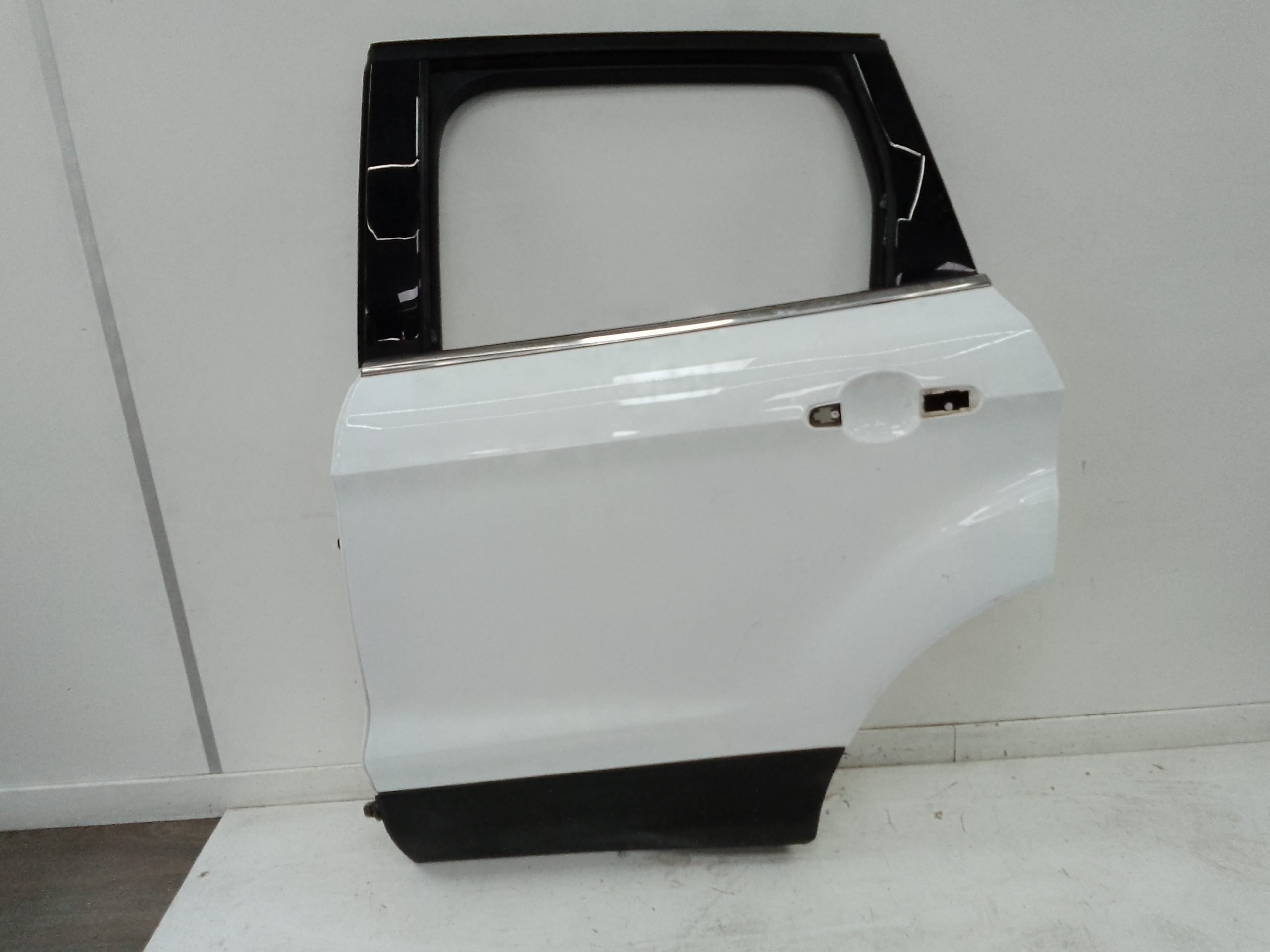 Puerta trasera izquierda ford kuga (cbs)(2013->)