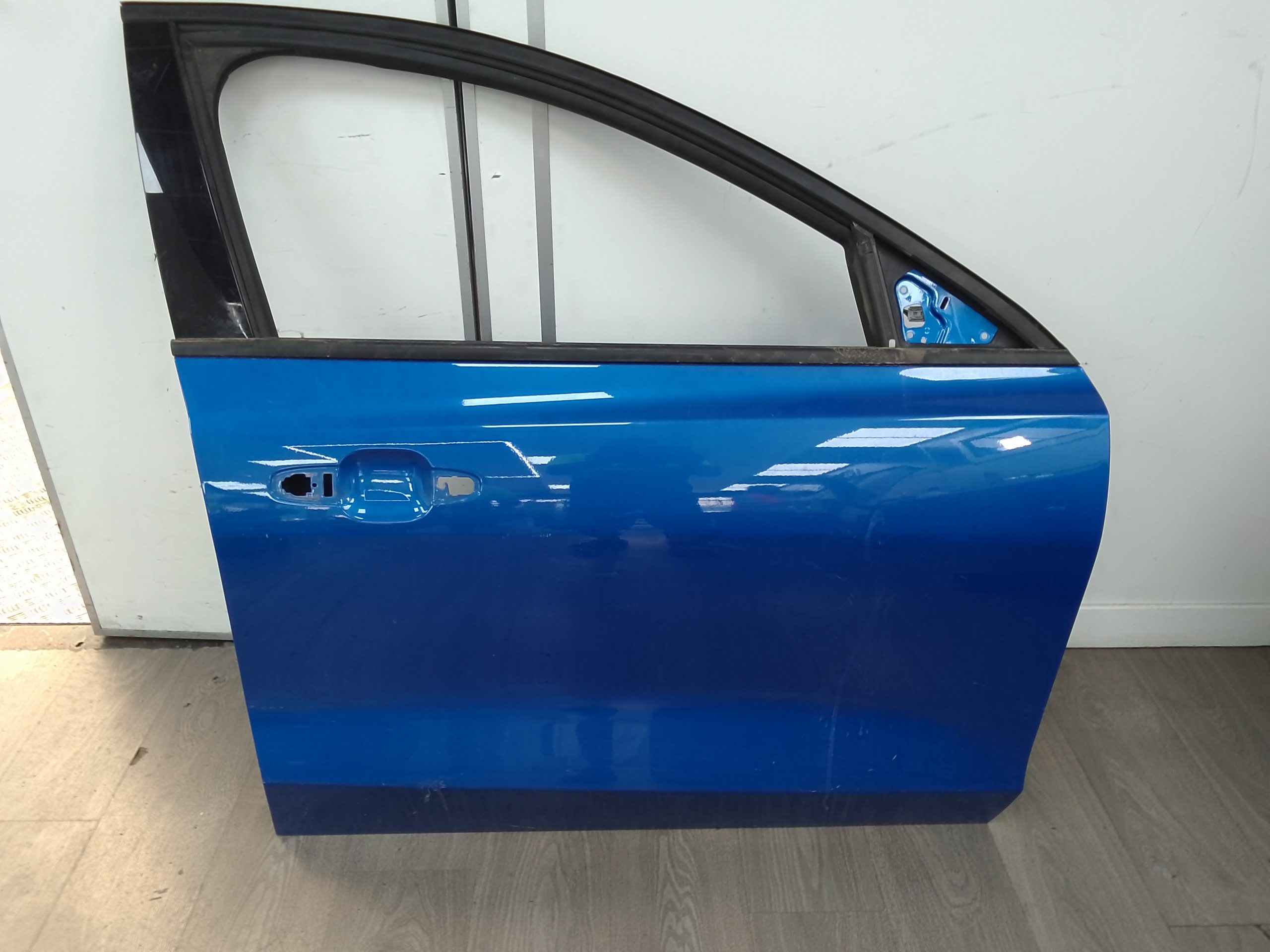 Puerta delantera derecha ford focus berlina (cge)(2018->)