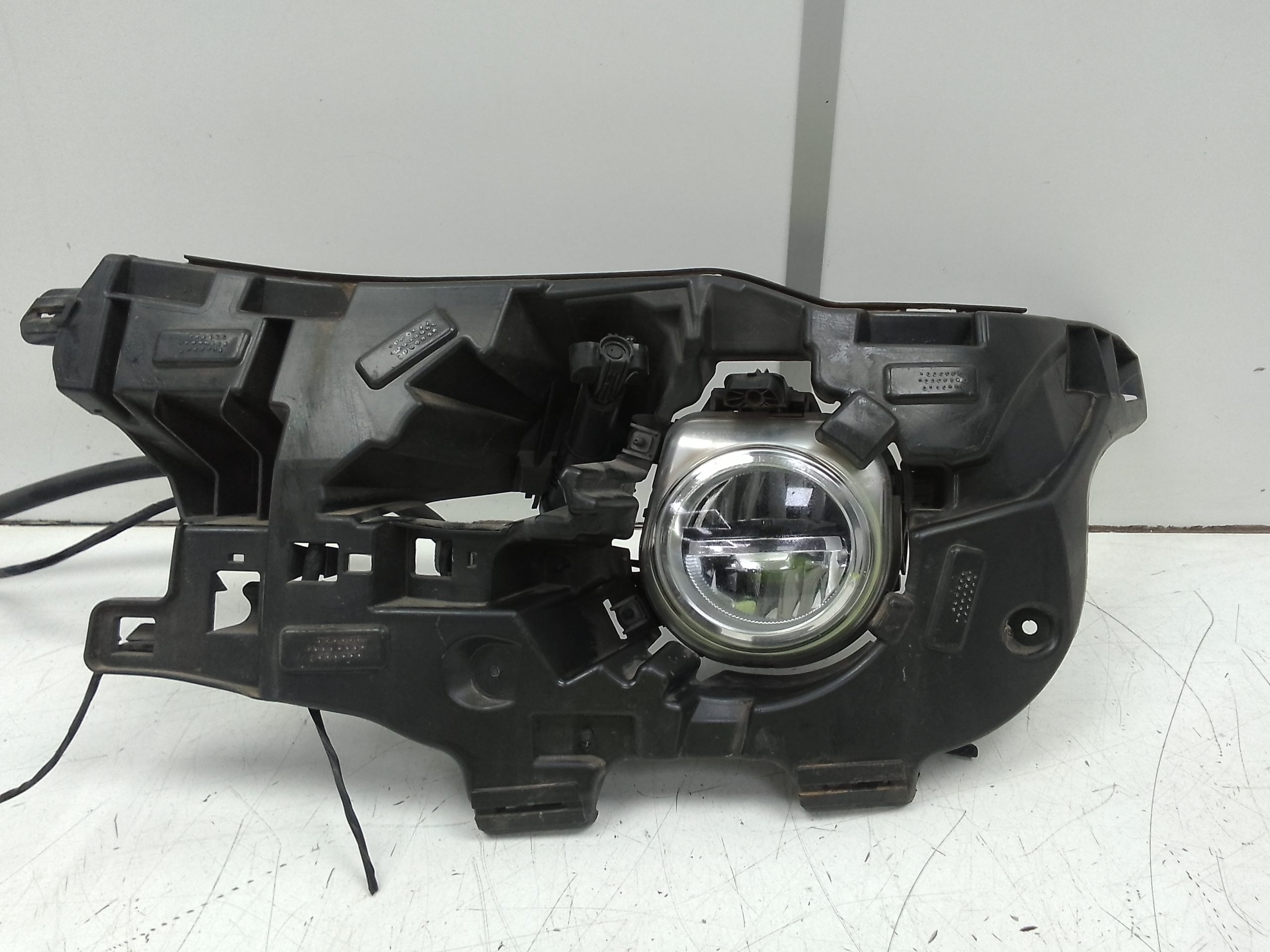 Faro antiniebla izquierdo bmw serie x3 (f25)(2010->)