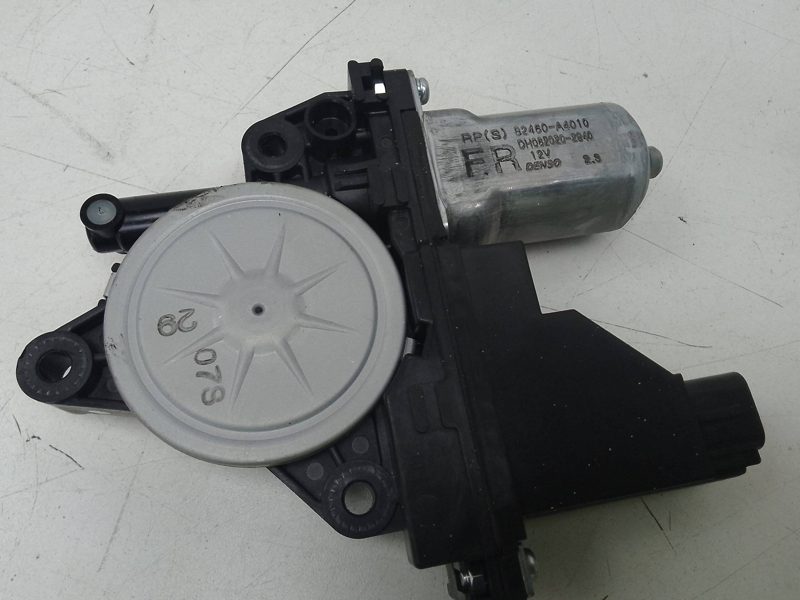 Motor elevalunas delantero derecho kia carens (rp)(2013->)