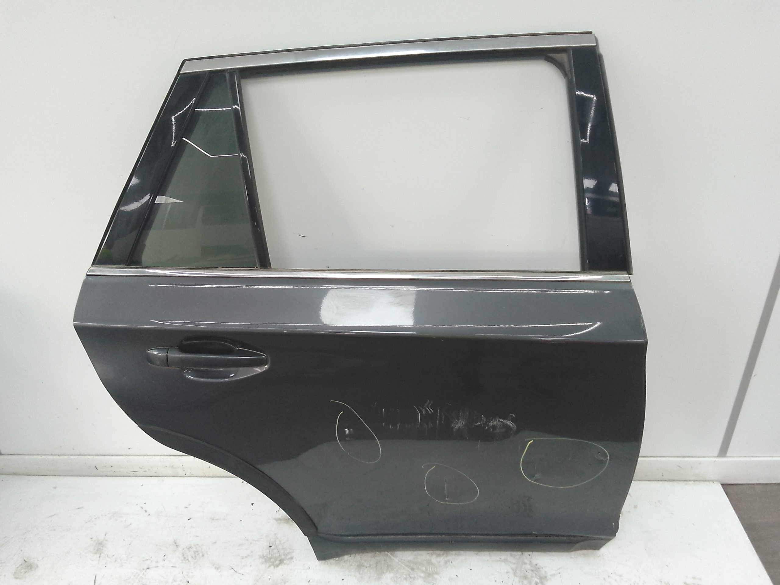 Puerta trasera derecha subaru outback (b15)(01.2015->)