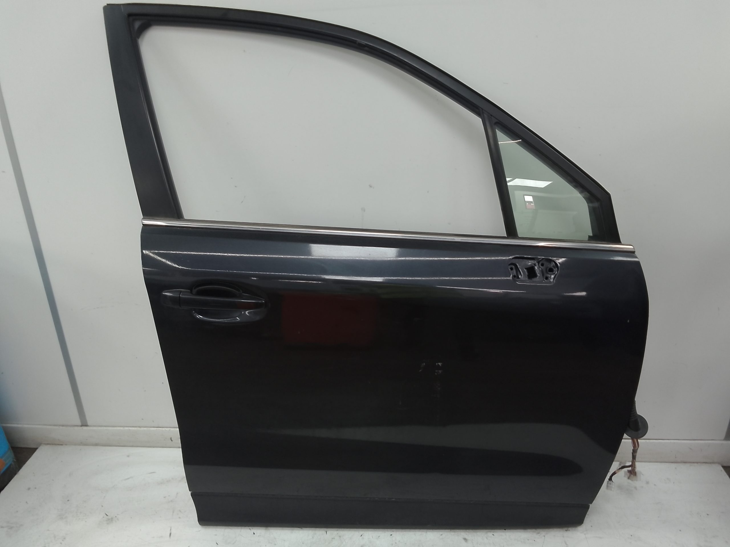 Puerta delantera derecha subaru forester (s13/sj)(2013->)