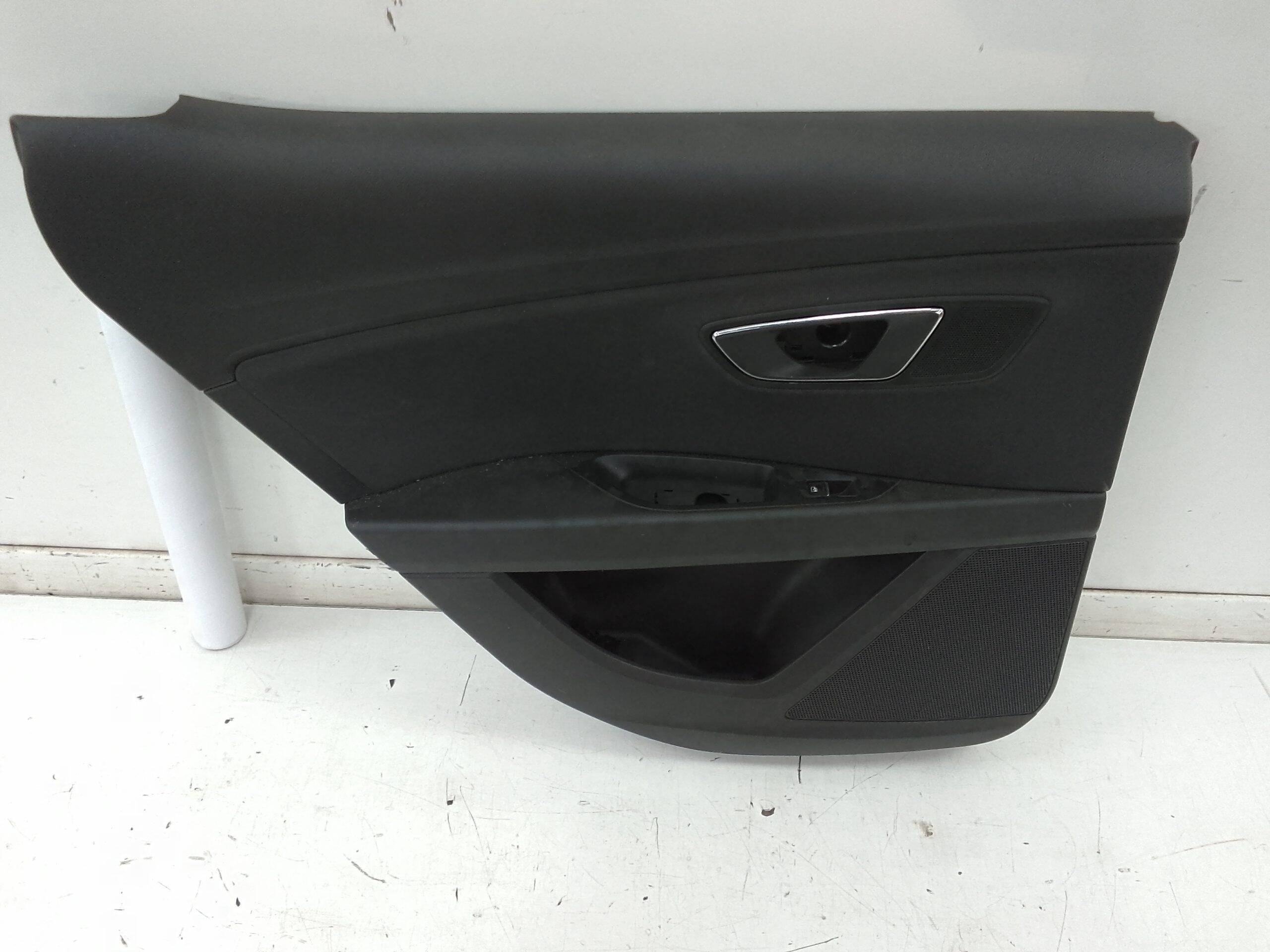 Guarnecido puerta trasera izquierda seat leon (5f1)(09.2012->)