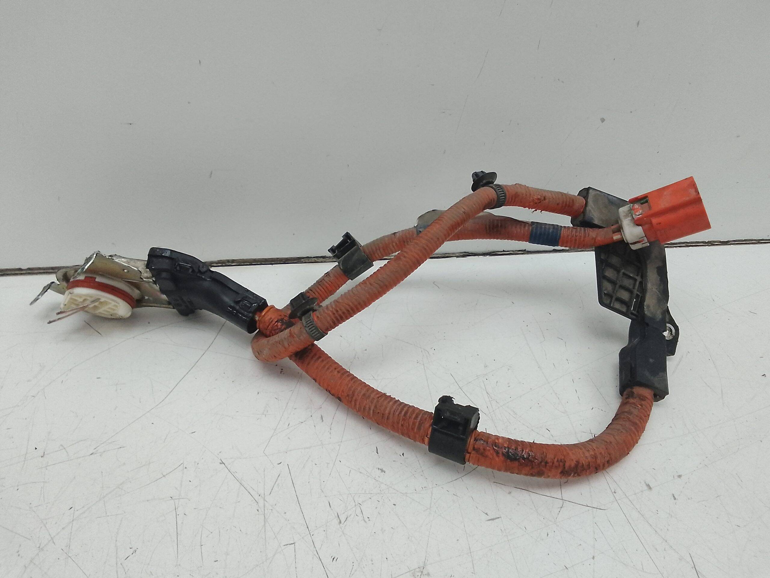 Cable positivo toyota auris (e18)(10.2012->)