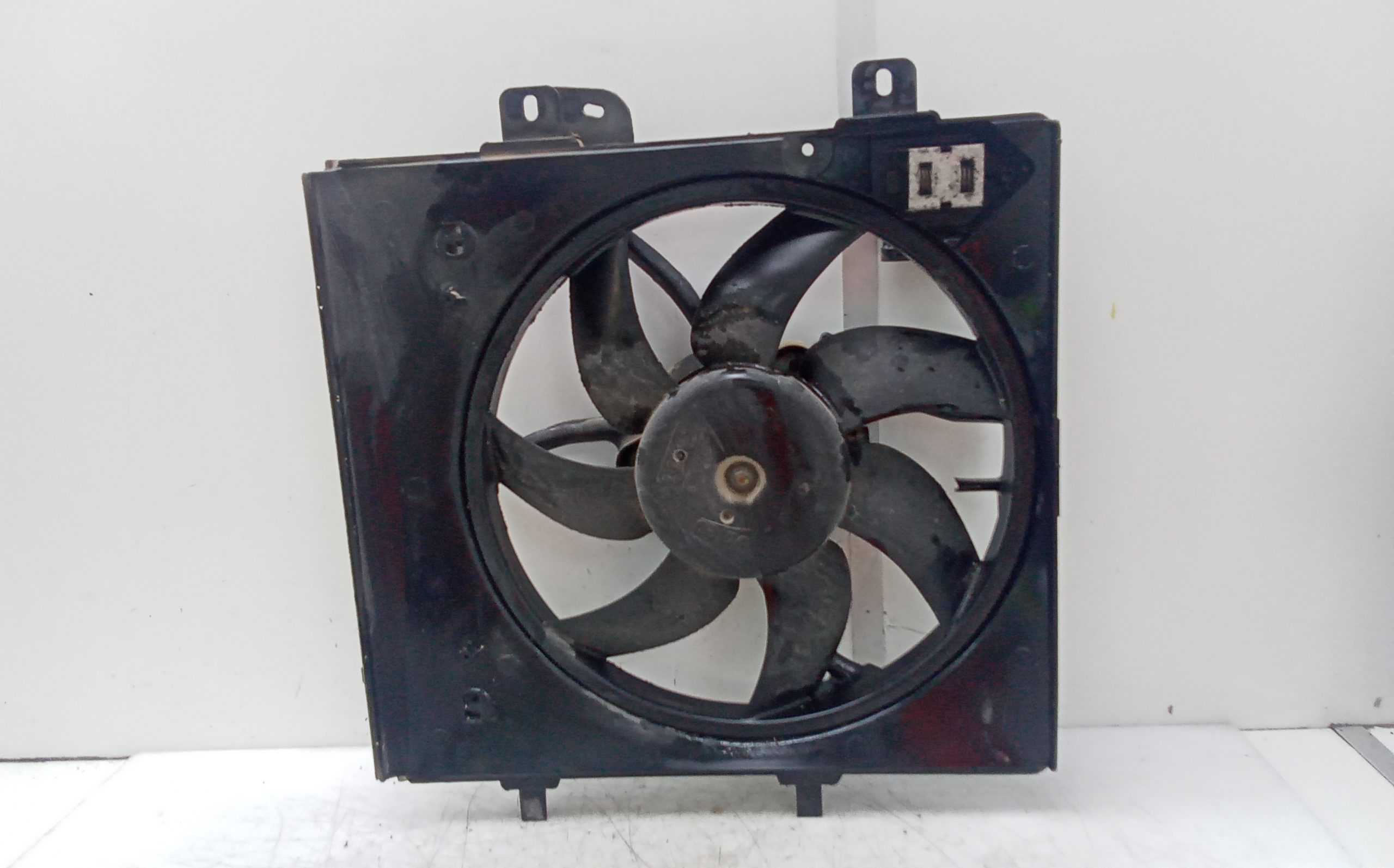 Electroventilador peugeot 208 (01.2012->)