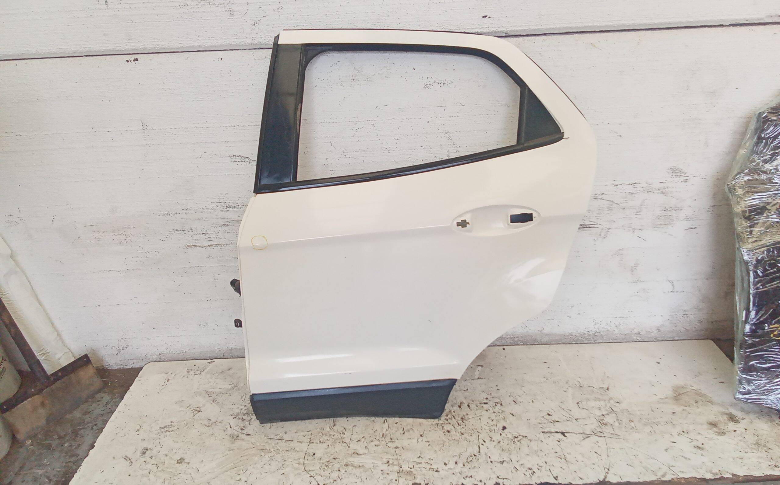 Puerta trasera izquierda ford ecosport (cbw)(2013->)