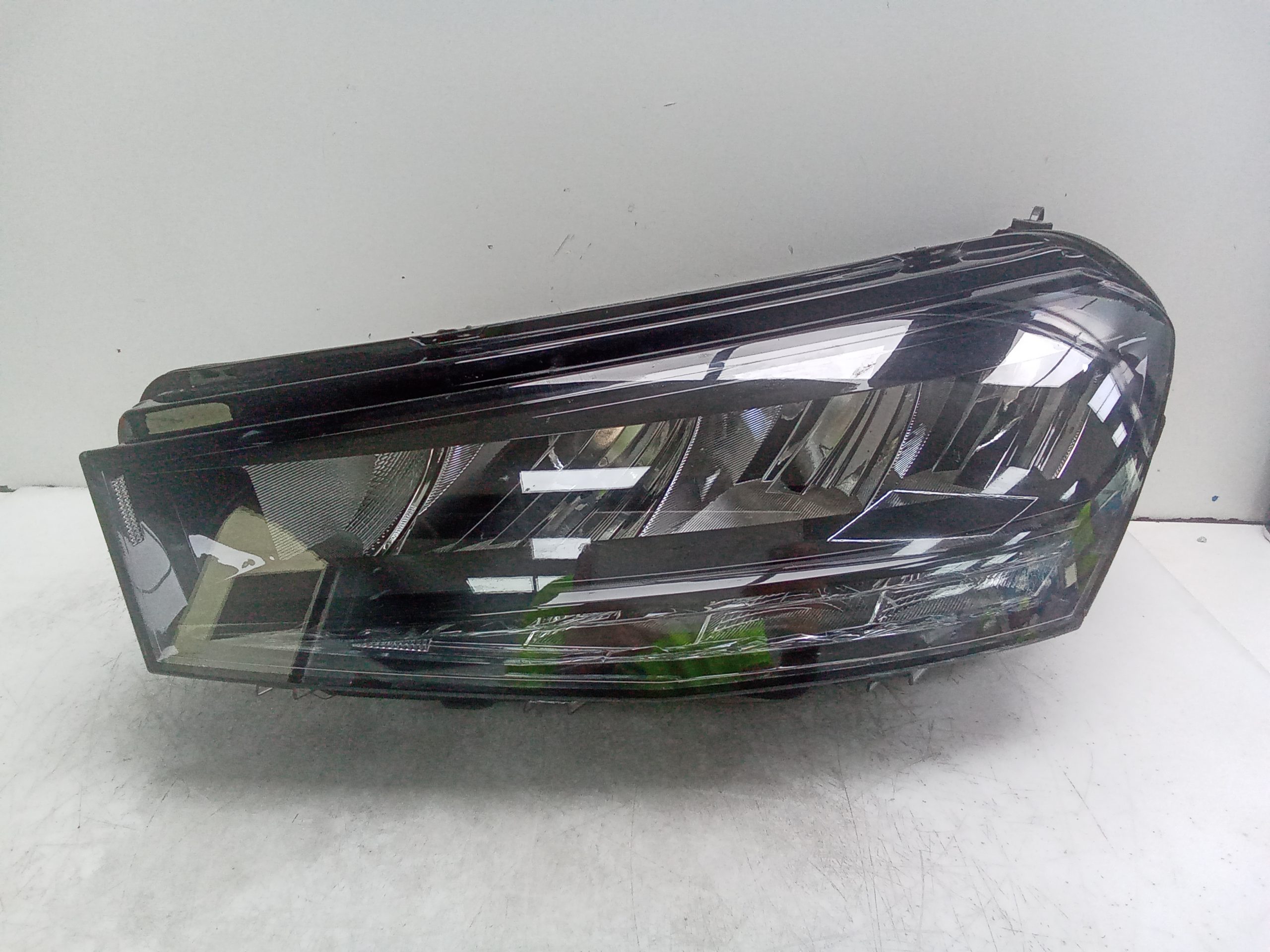 Faro derecho skoda fabia (pj3)(06.2021->)