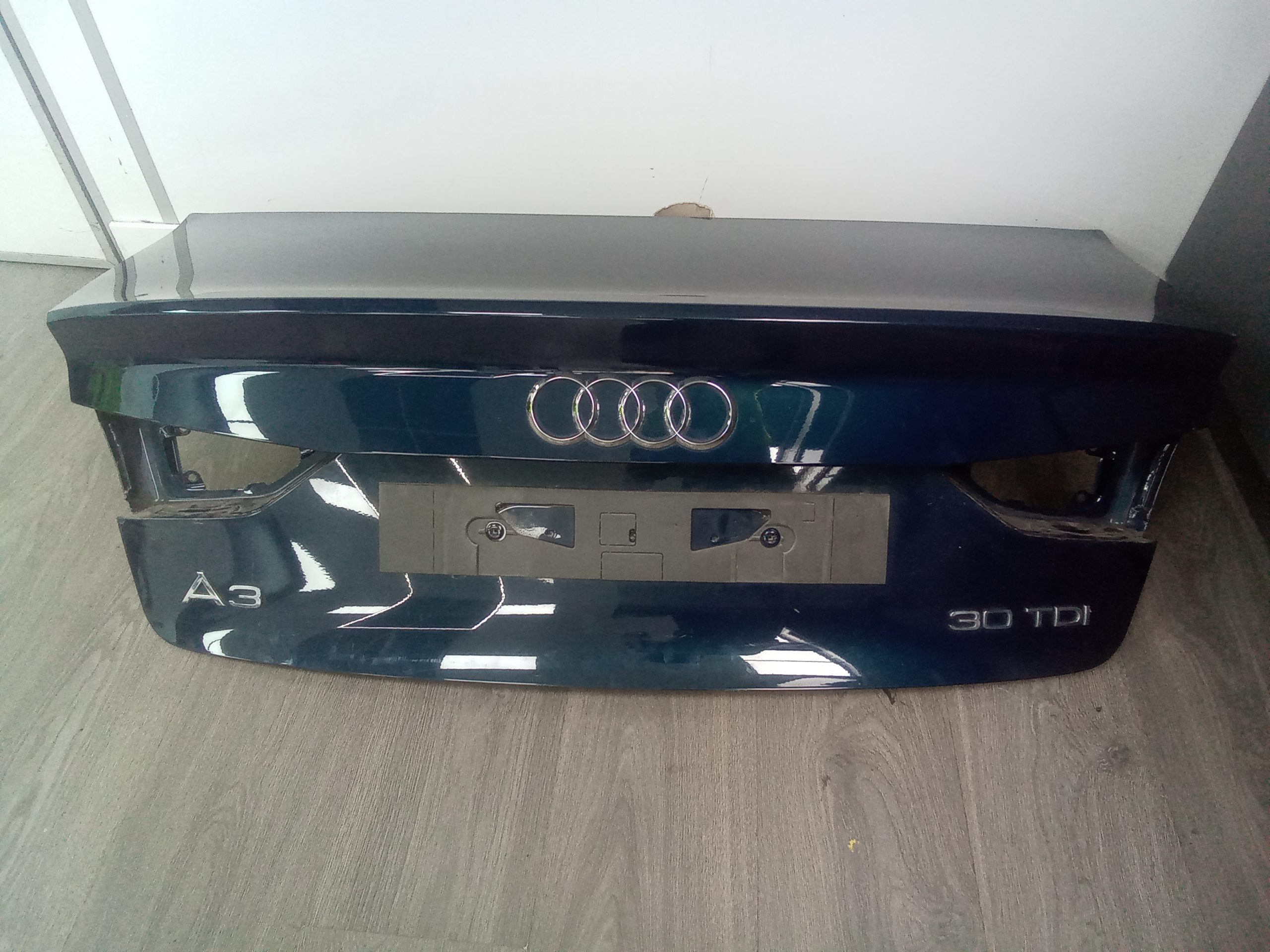 Porton trasero derecho audi a3 limousine