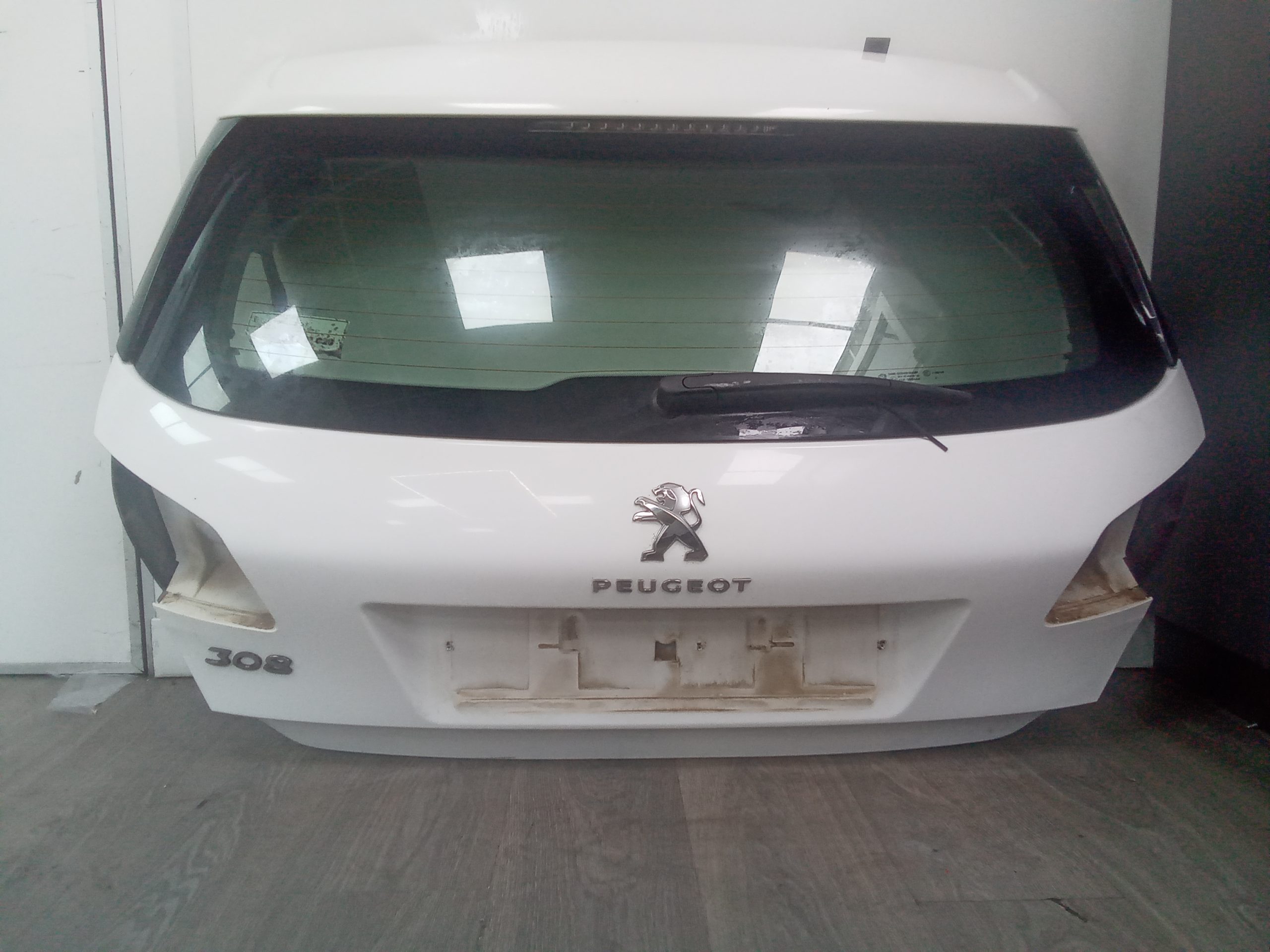 Porton trasero peugeot 208 (01.2012->)