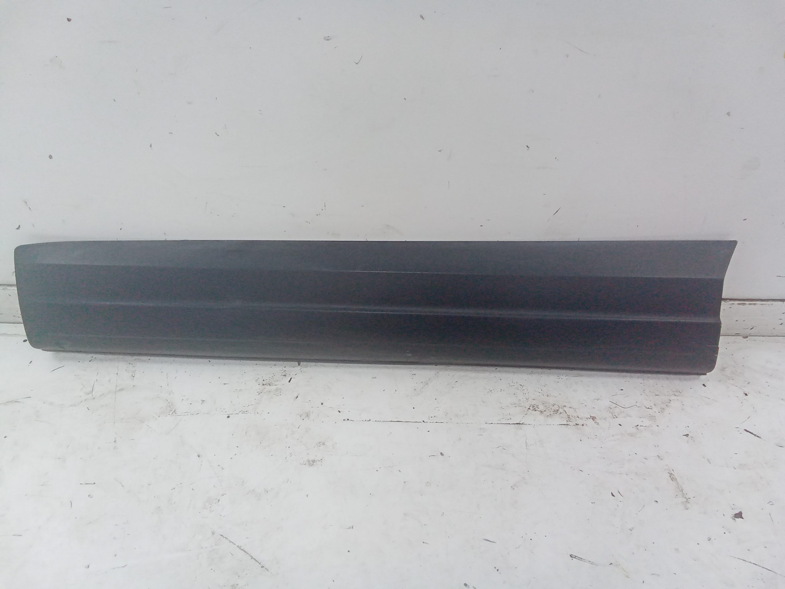 Moldura puerta delantera izquierda volkswagen tiguan (5n1)(11.2007->)