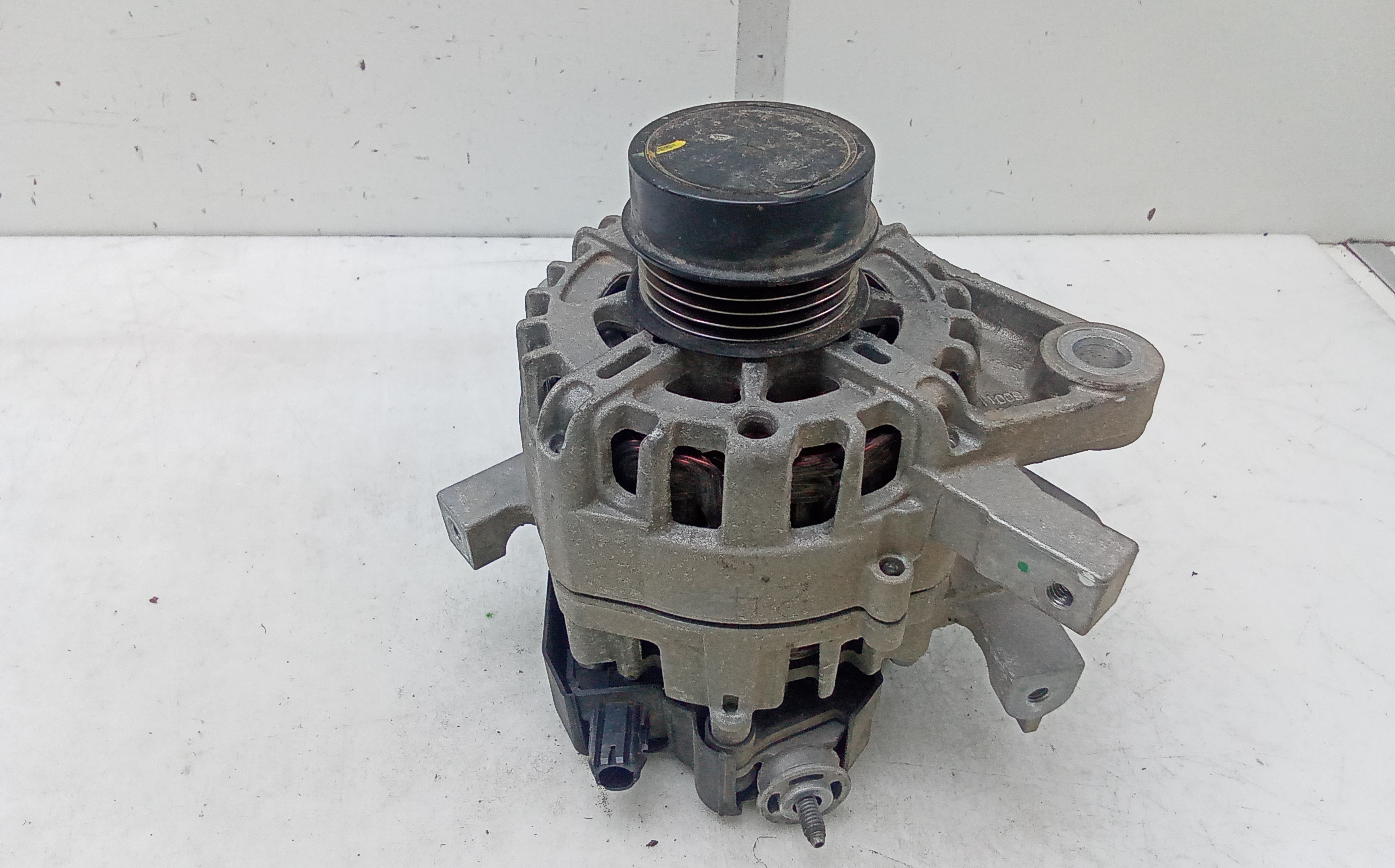 Alternador toyota yaris (p13)(2014->)