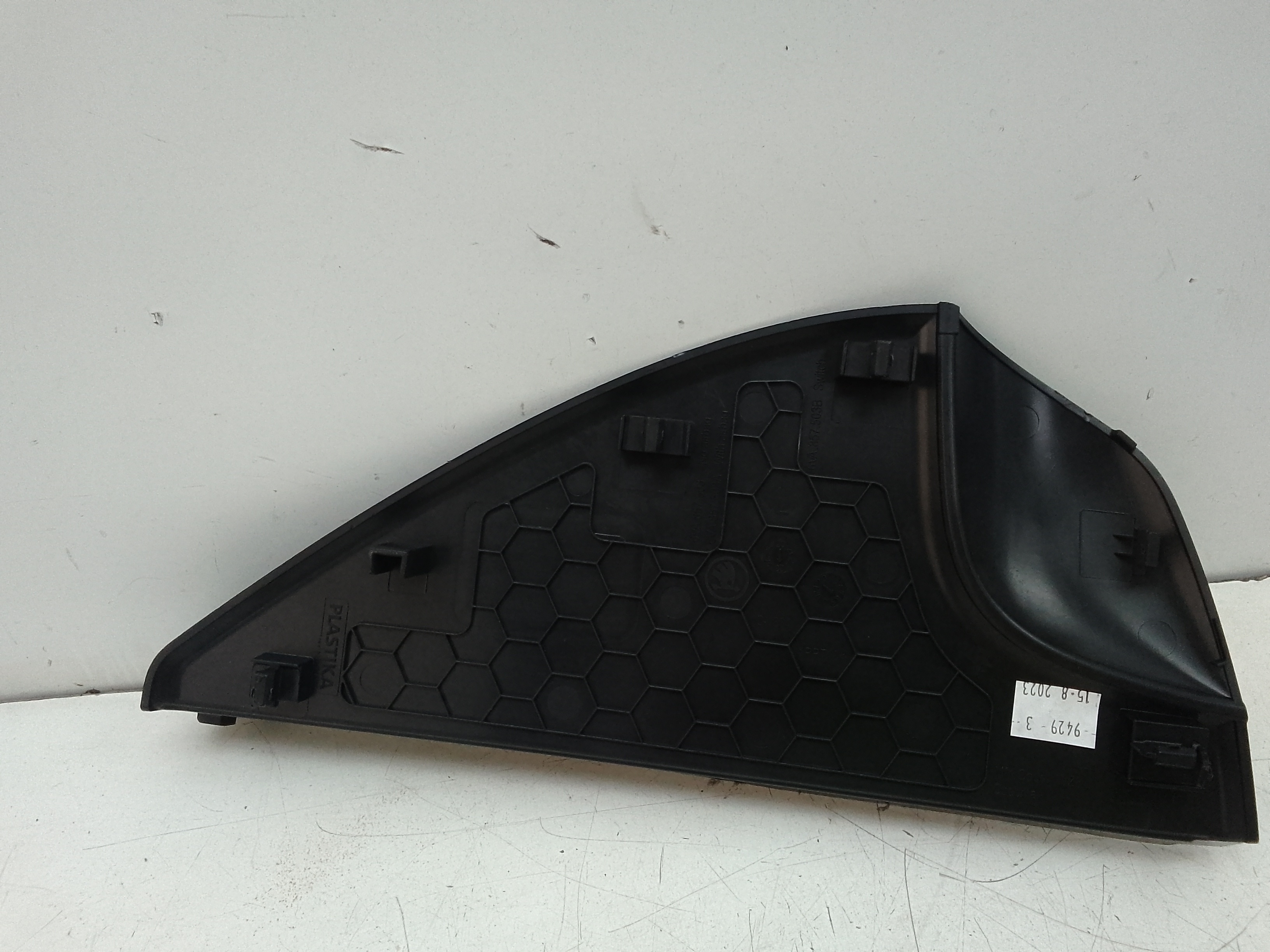 Moldura lateral izquierda skoda fabia (pj3)(06.2021->)