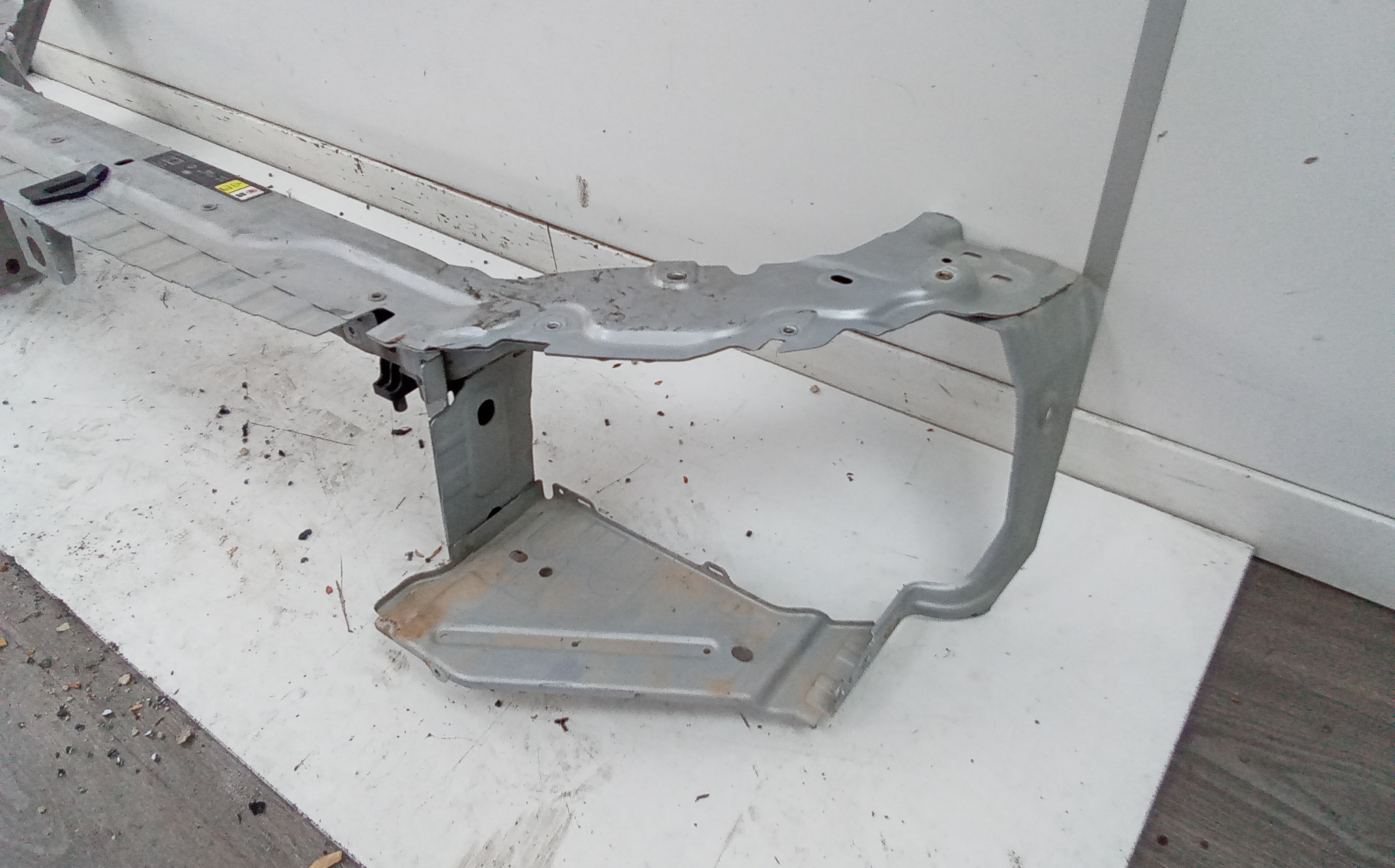 Soporte de faro land rover freelander (lr2)(2007->)