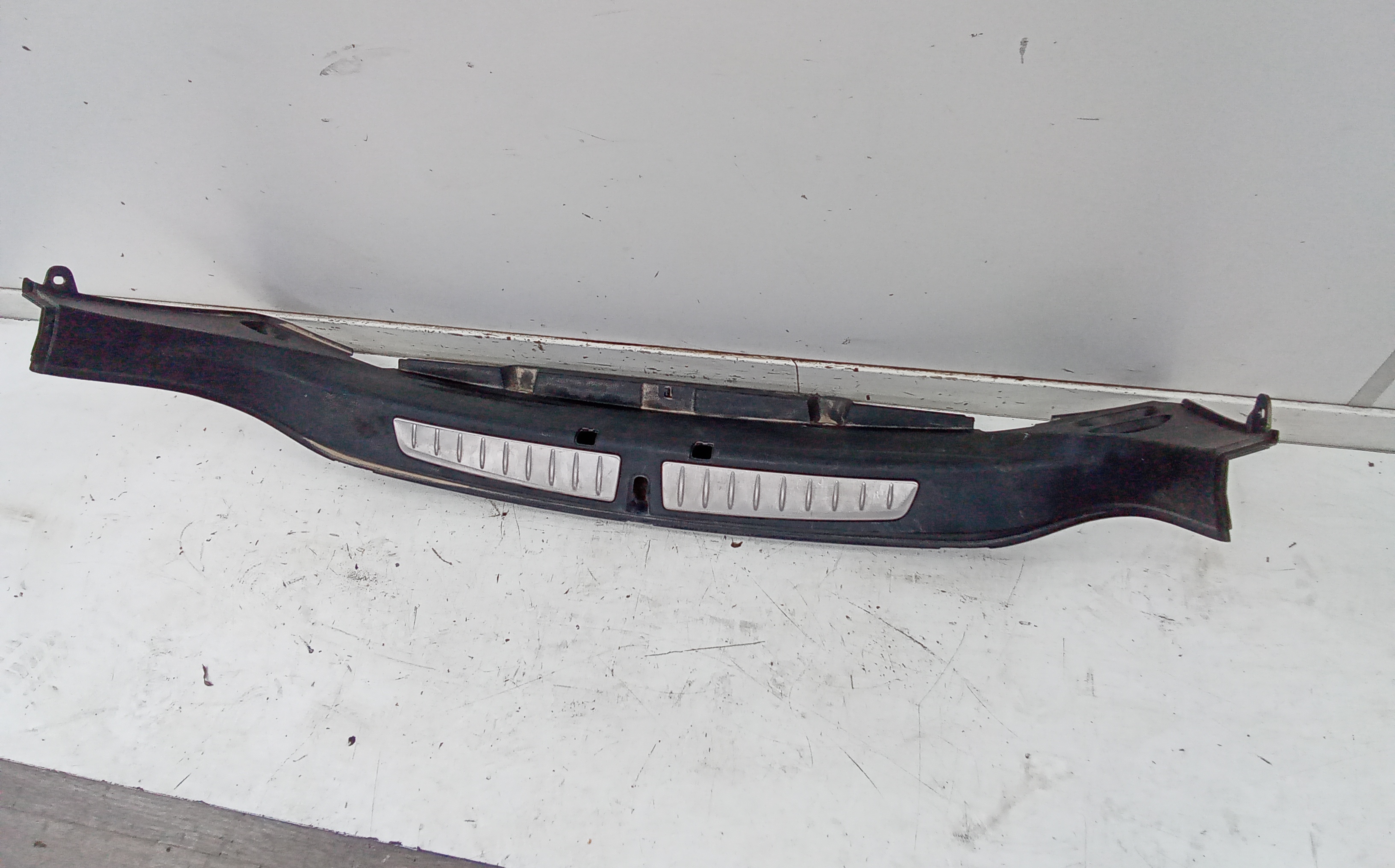 Moldura porton trasero bmw serie 3 gran turismo (f34)(2013->)