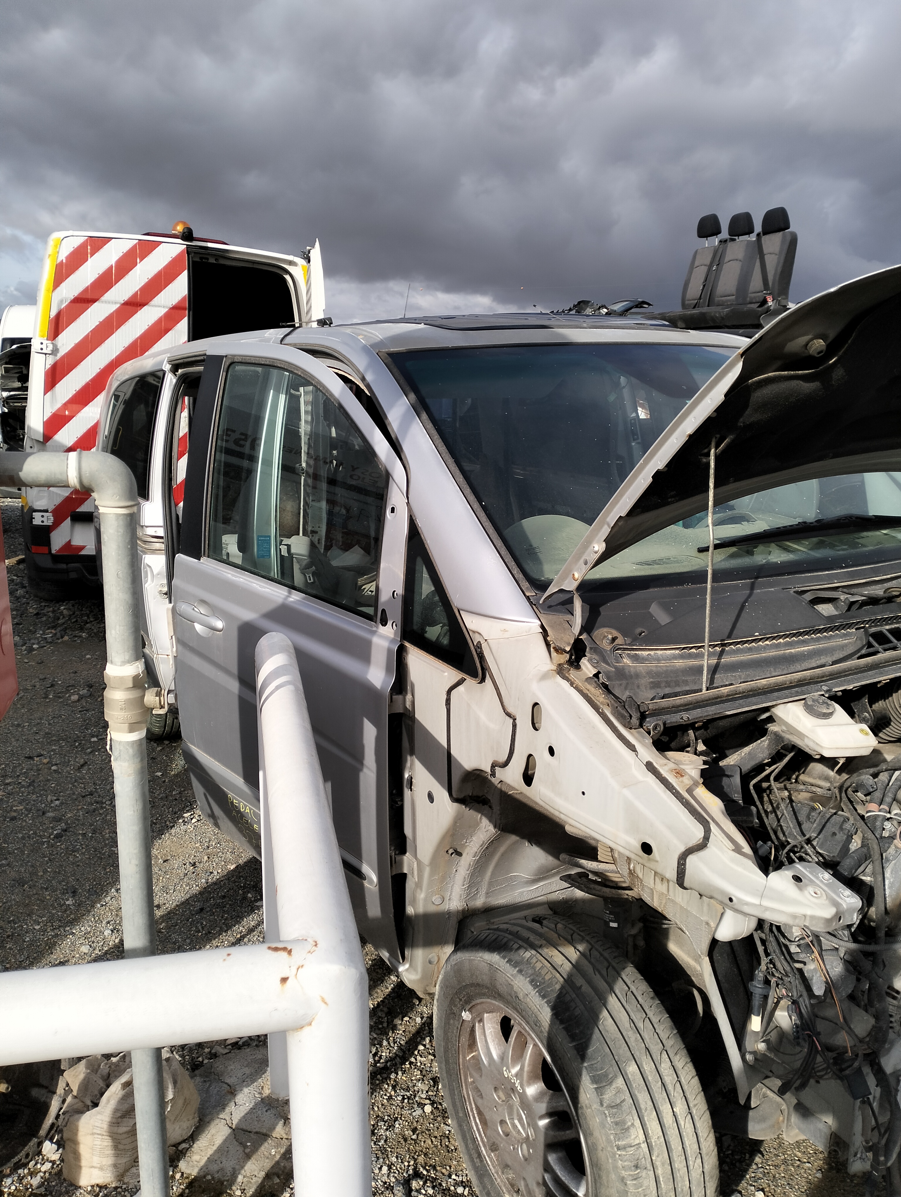 Elevalunas delantero derecho mercedes-benz vito autobús (w639)