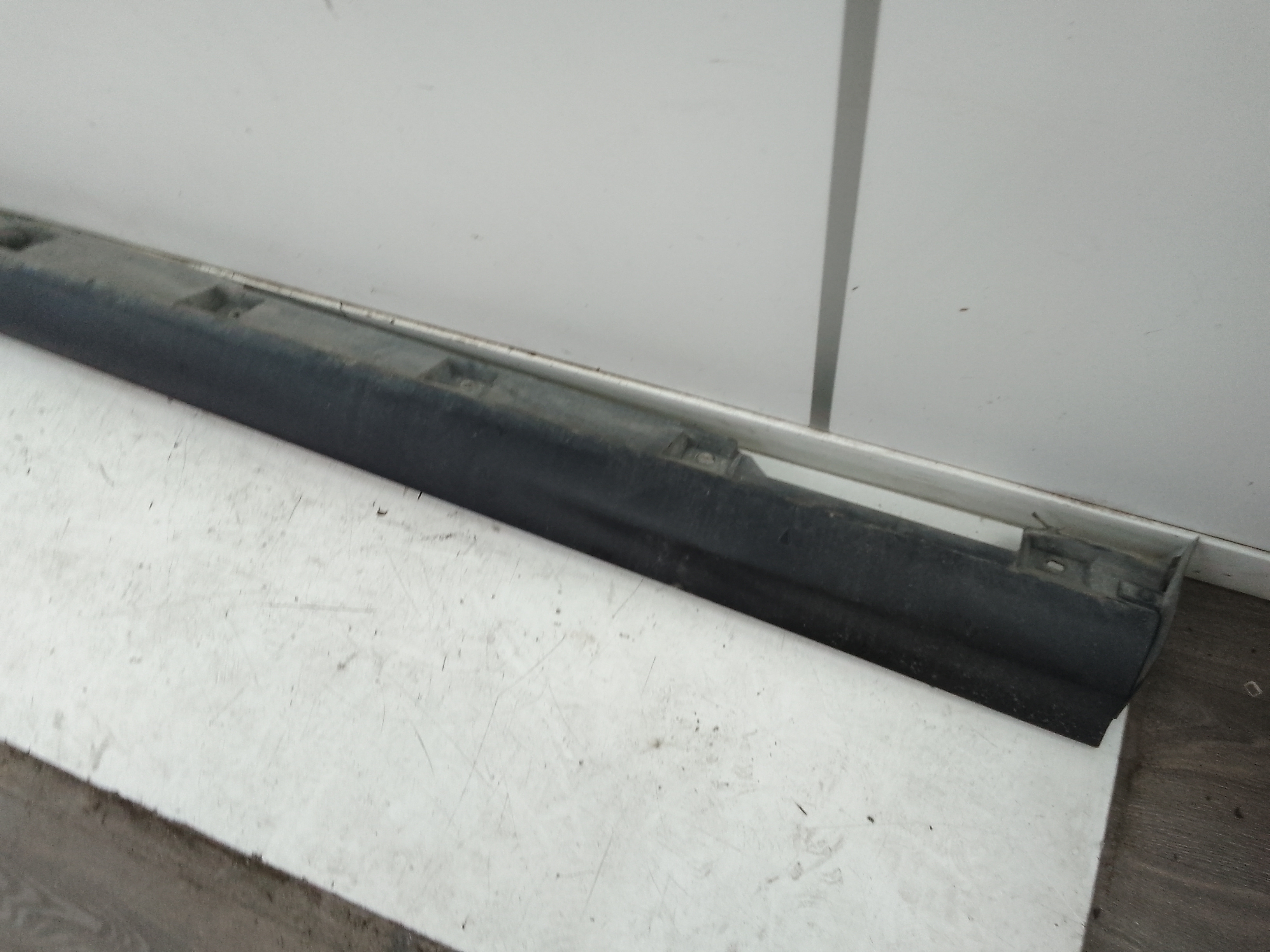 Spoiler talonera derecha ford focus berlina (cb8)(2010->)