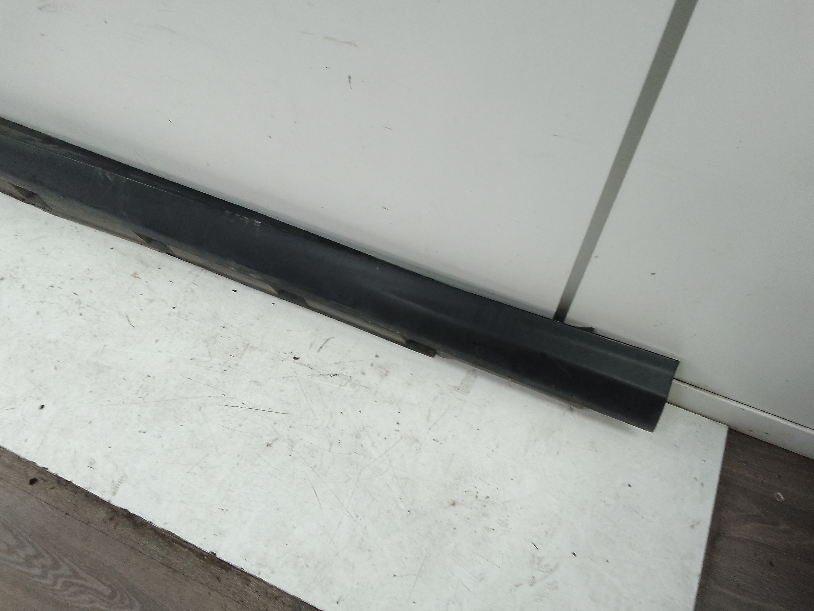 Spoiler talonera izquierda ford focus berlina (cb8)(2010->)