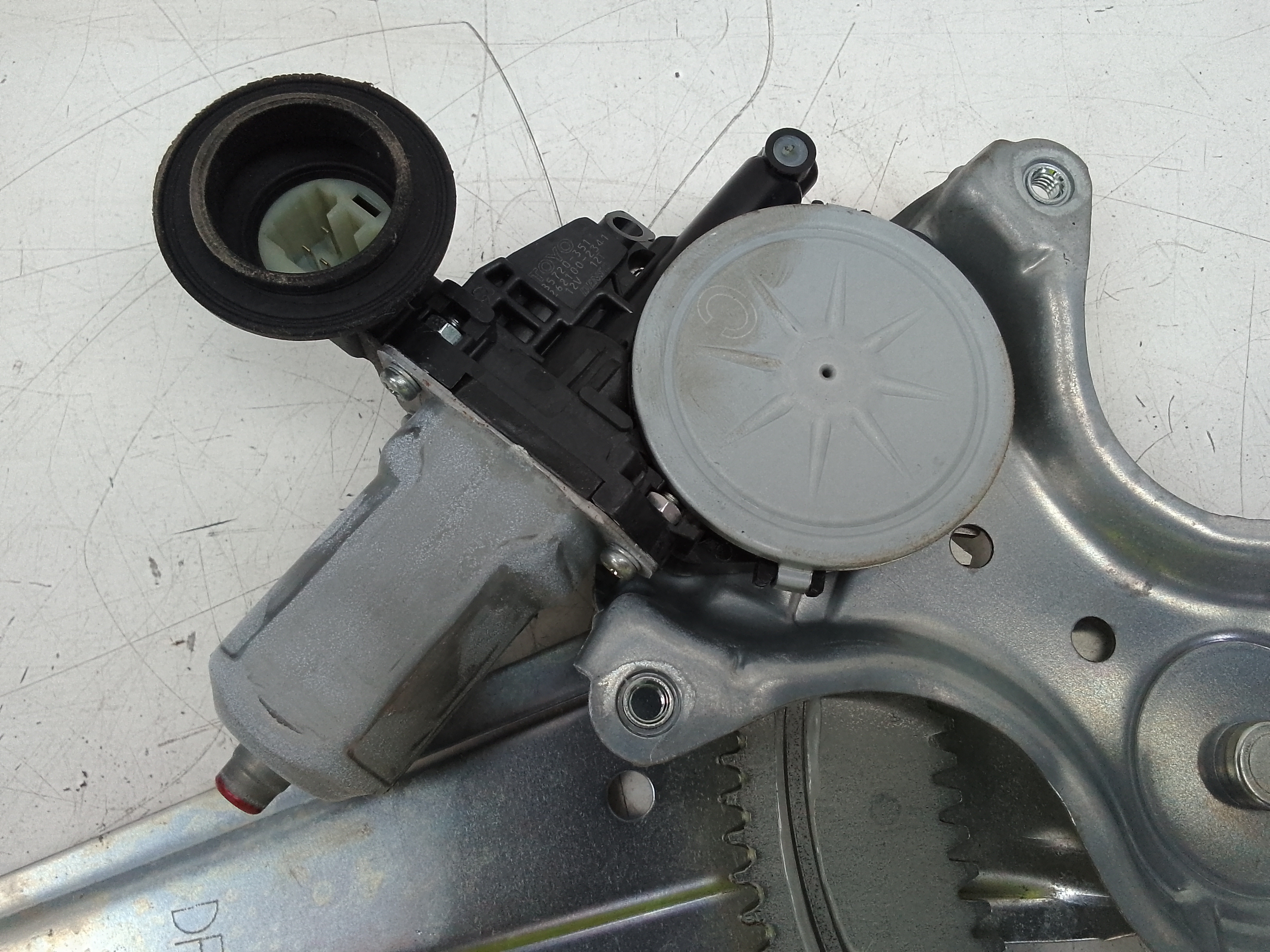 Elevalunas trasero derecho toyota rav4 (a4)(2013->)