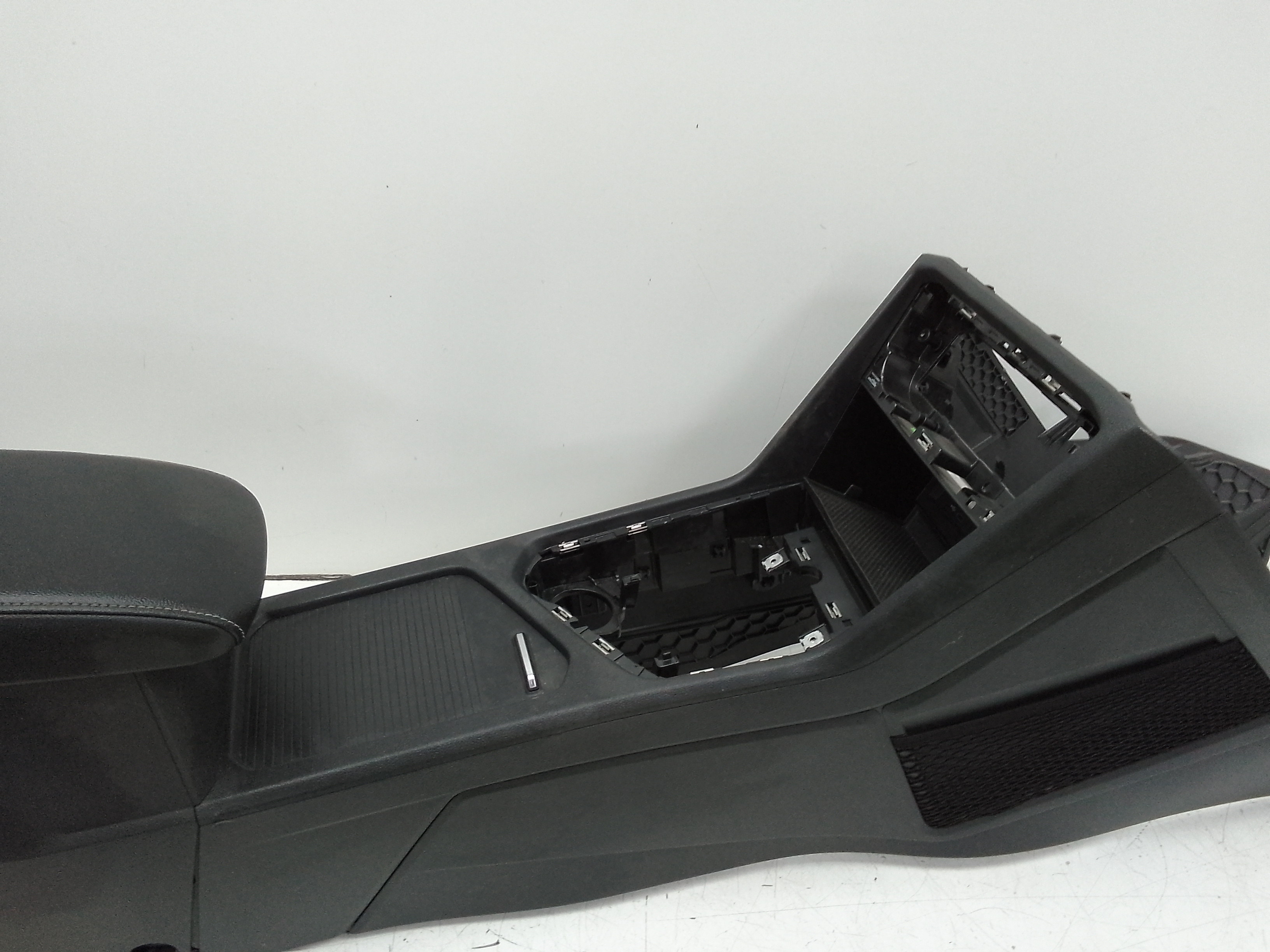 Consola central volkswagen tiguan (ax1)(07.2020->)