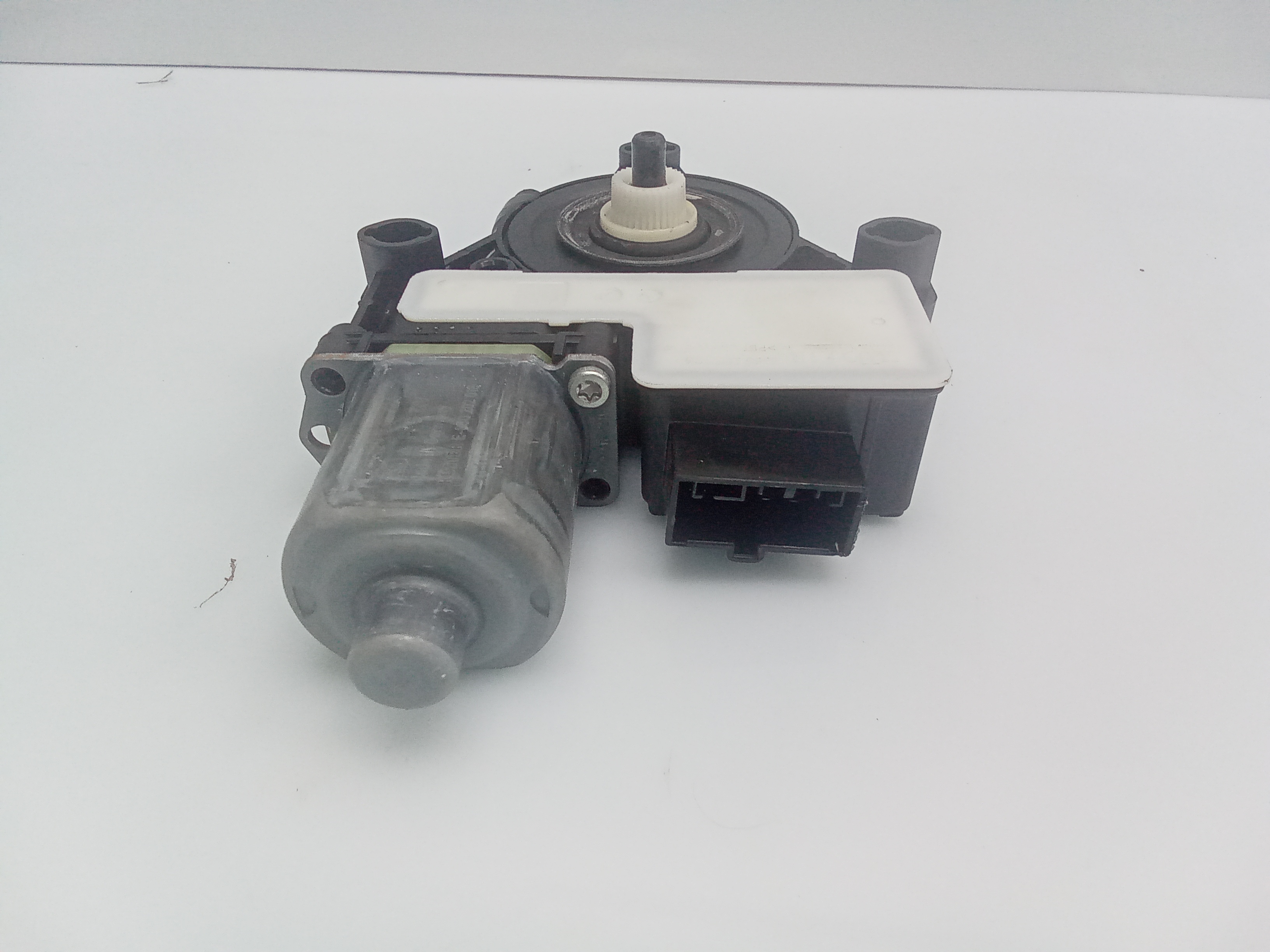 Motor elevalunas trasero derecho volkswagen tiguan (ax1)(07.2020->)