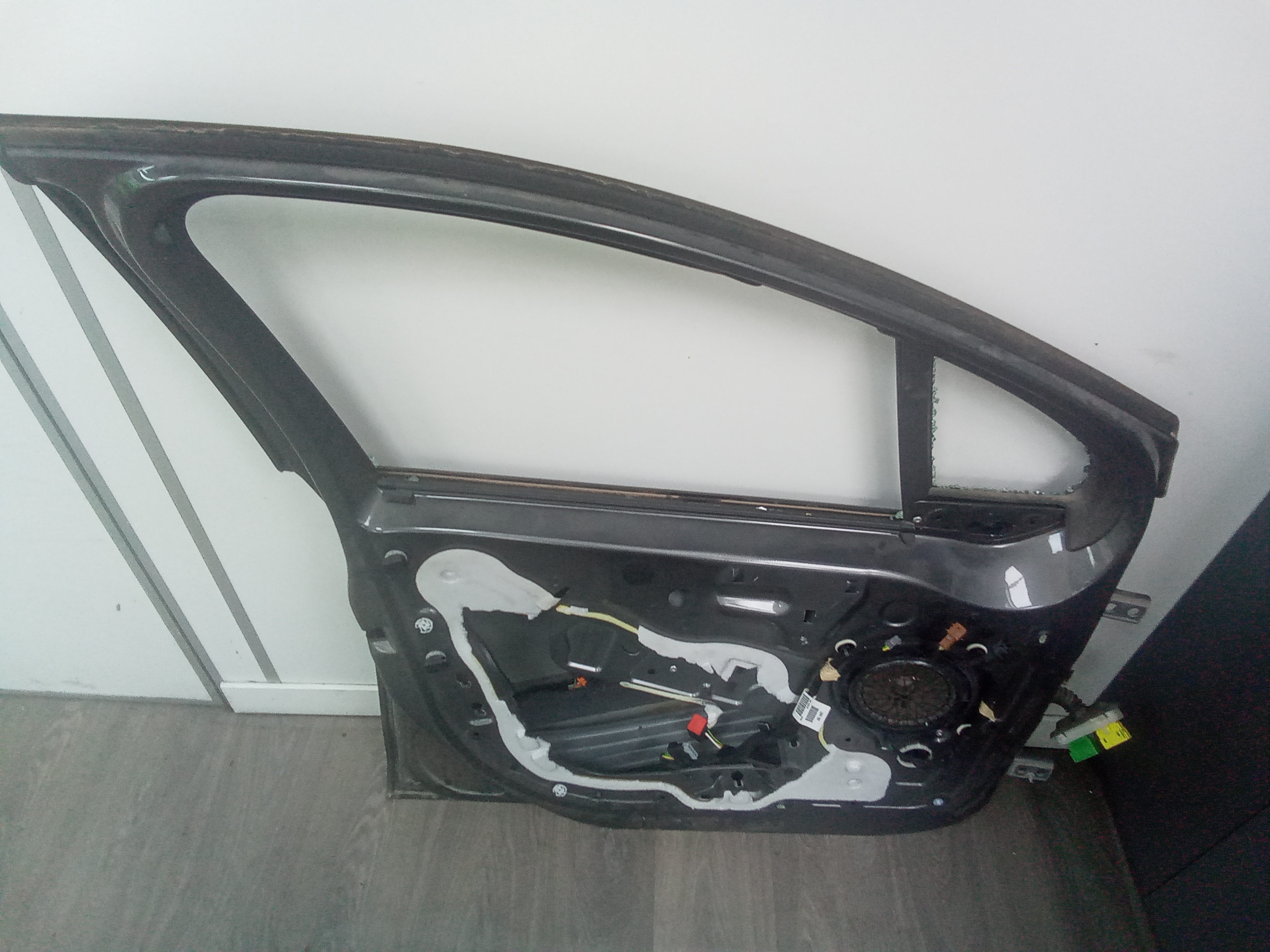 Puerta delantera izquierda peugeot 208 (01.2012->)