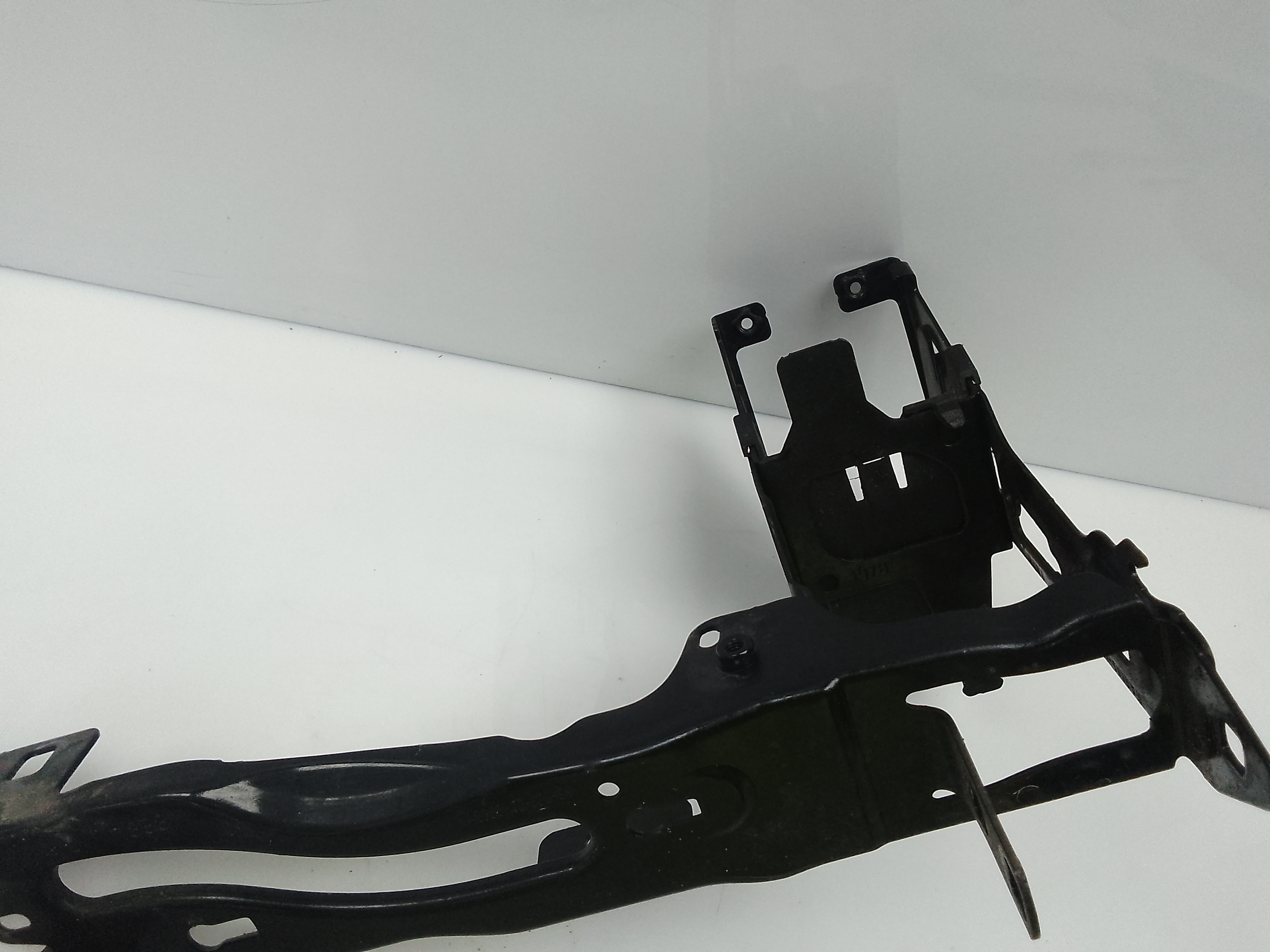 Soporte faro derecho. bmw serie 1 berlina 5p (f20)(2011->)