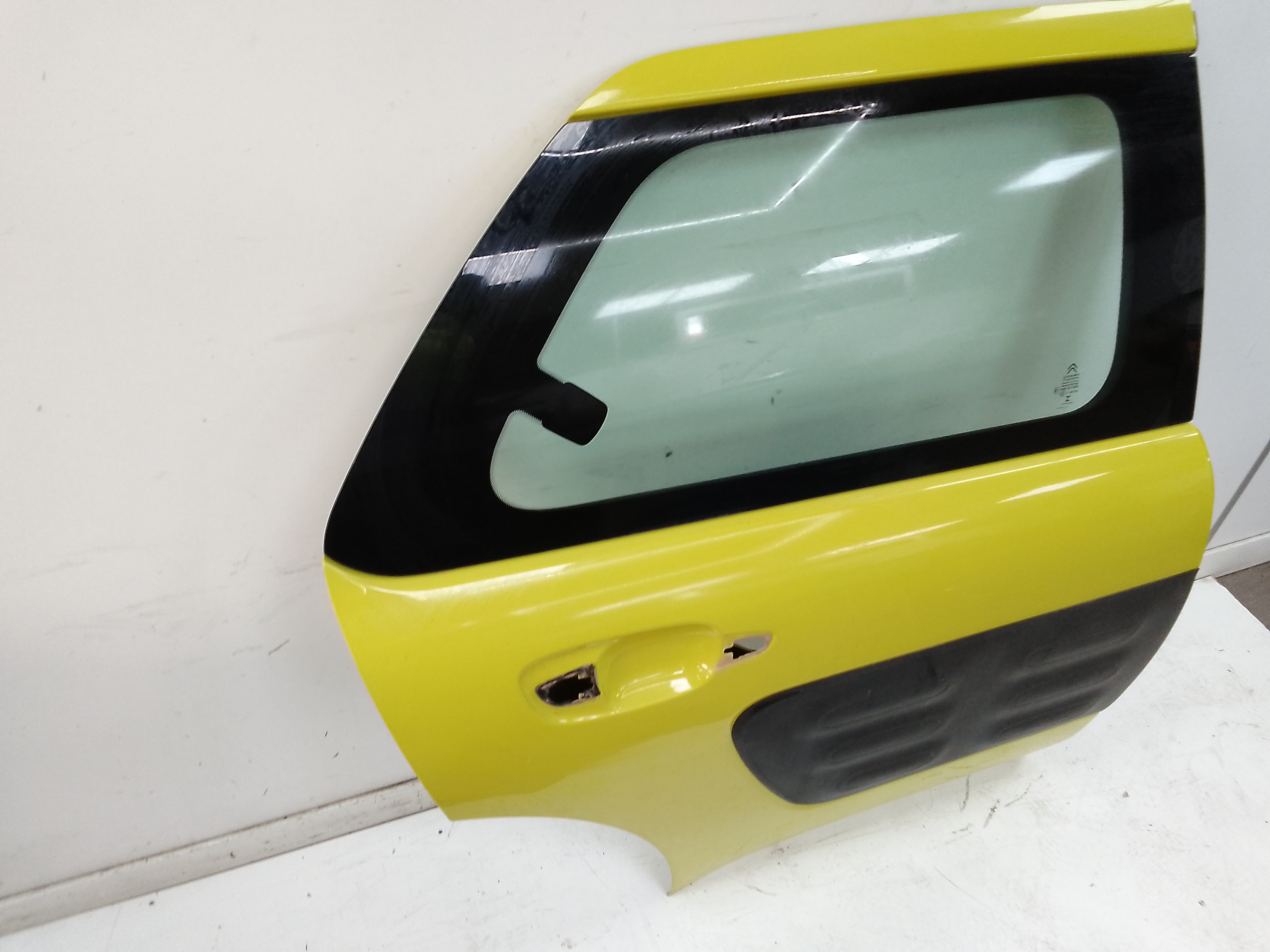 Puerta trasera derecha citroen c4 cactus (2014->)