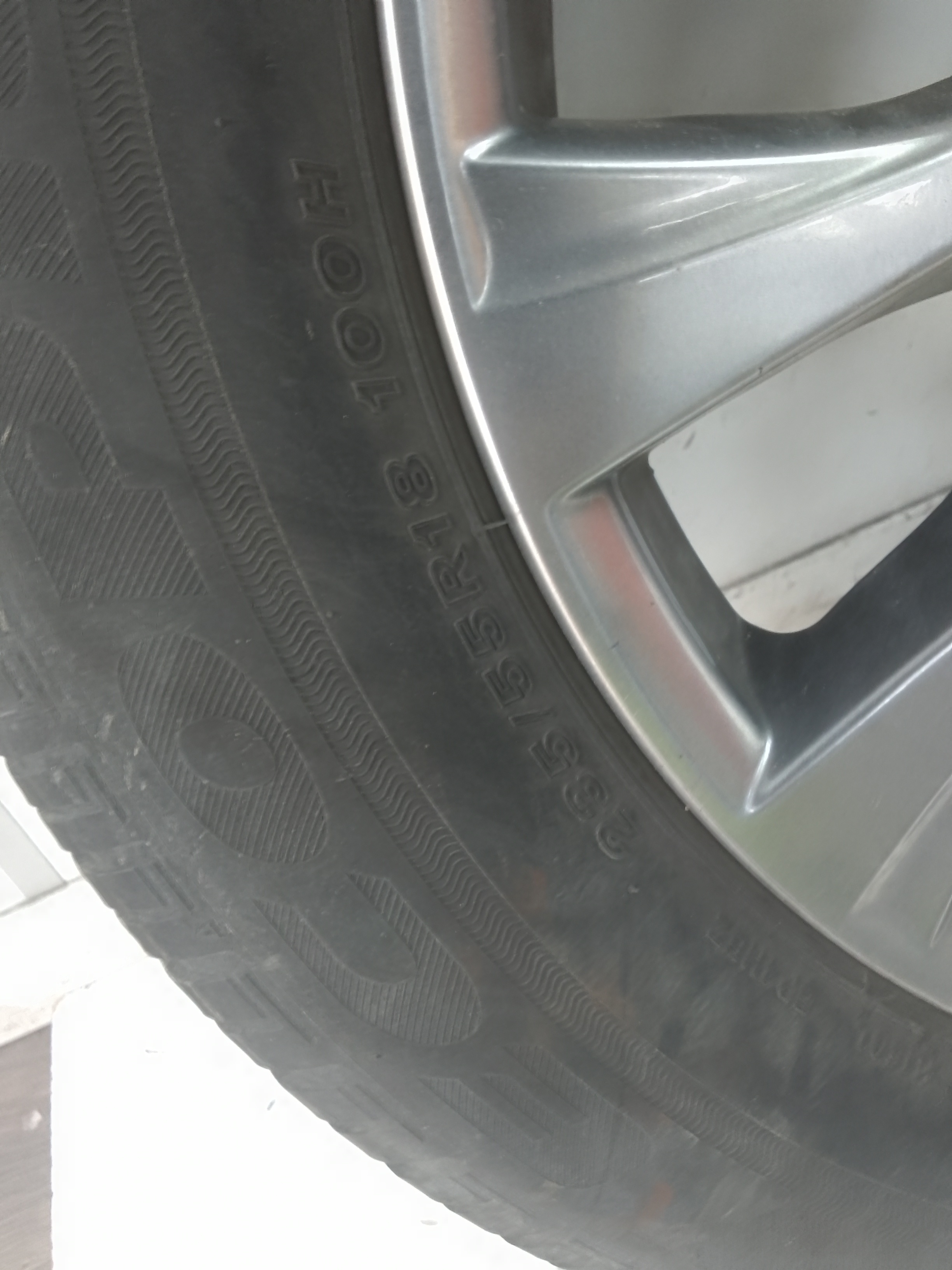 Llanta aluminio 18 toyota rav4 (2019->)