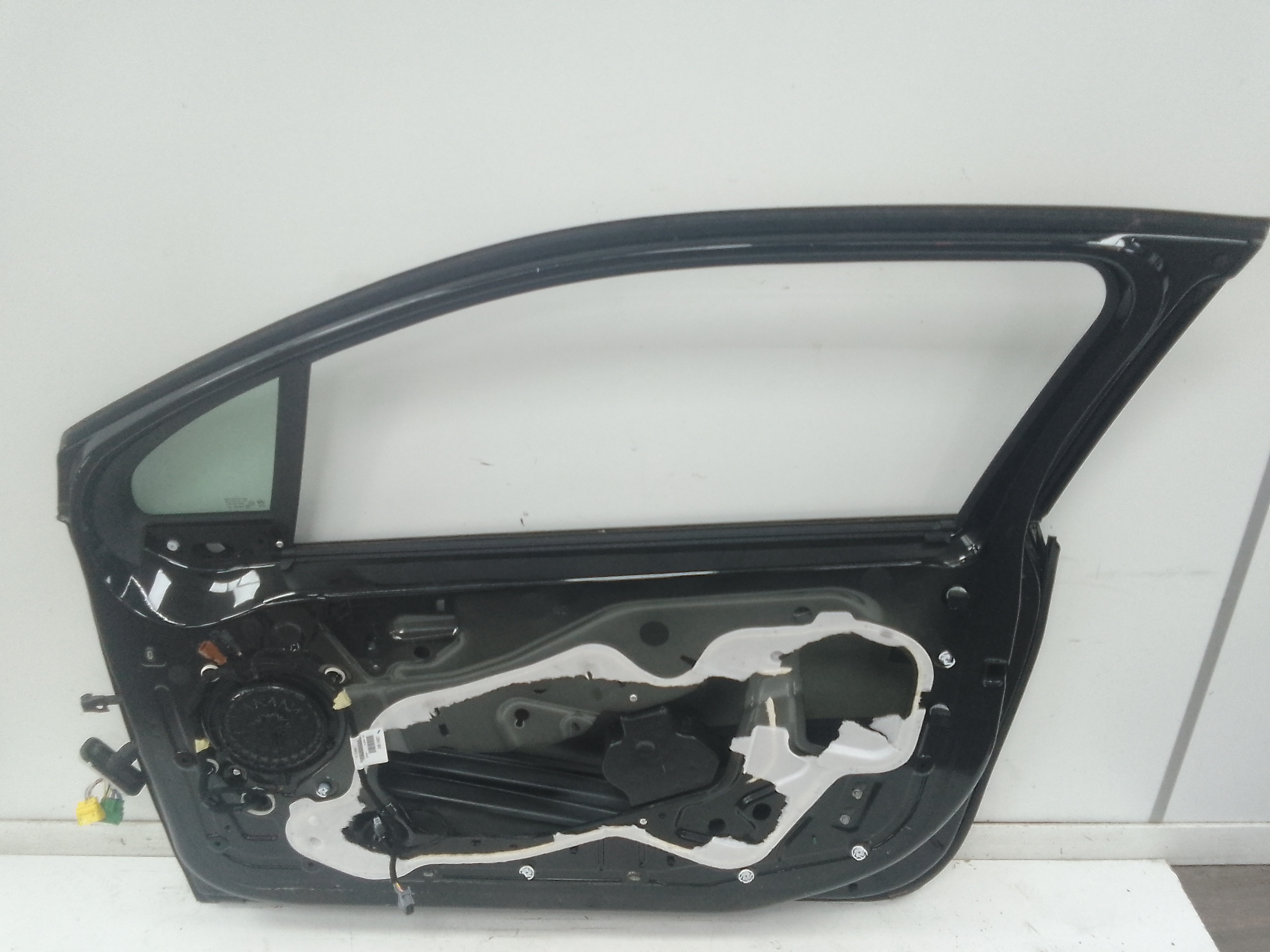 Puerta delantera derecha peugeot 208 (01.2012->)