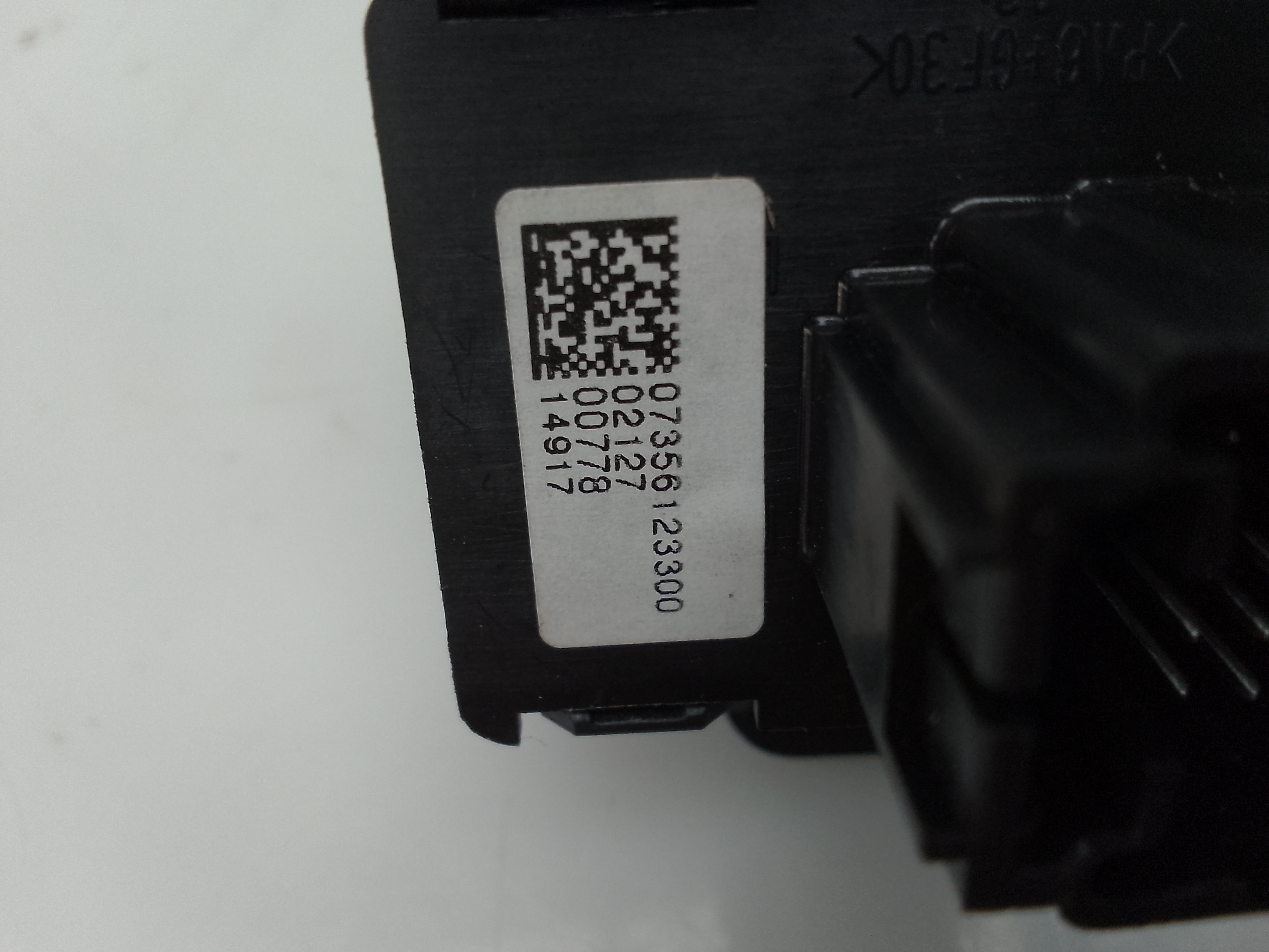 Interruptor freno mano fiat 500x (334)(2014->)