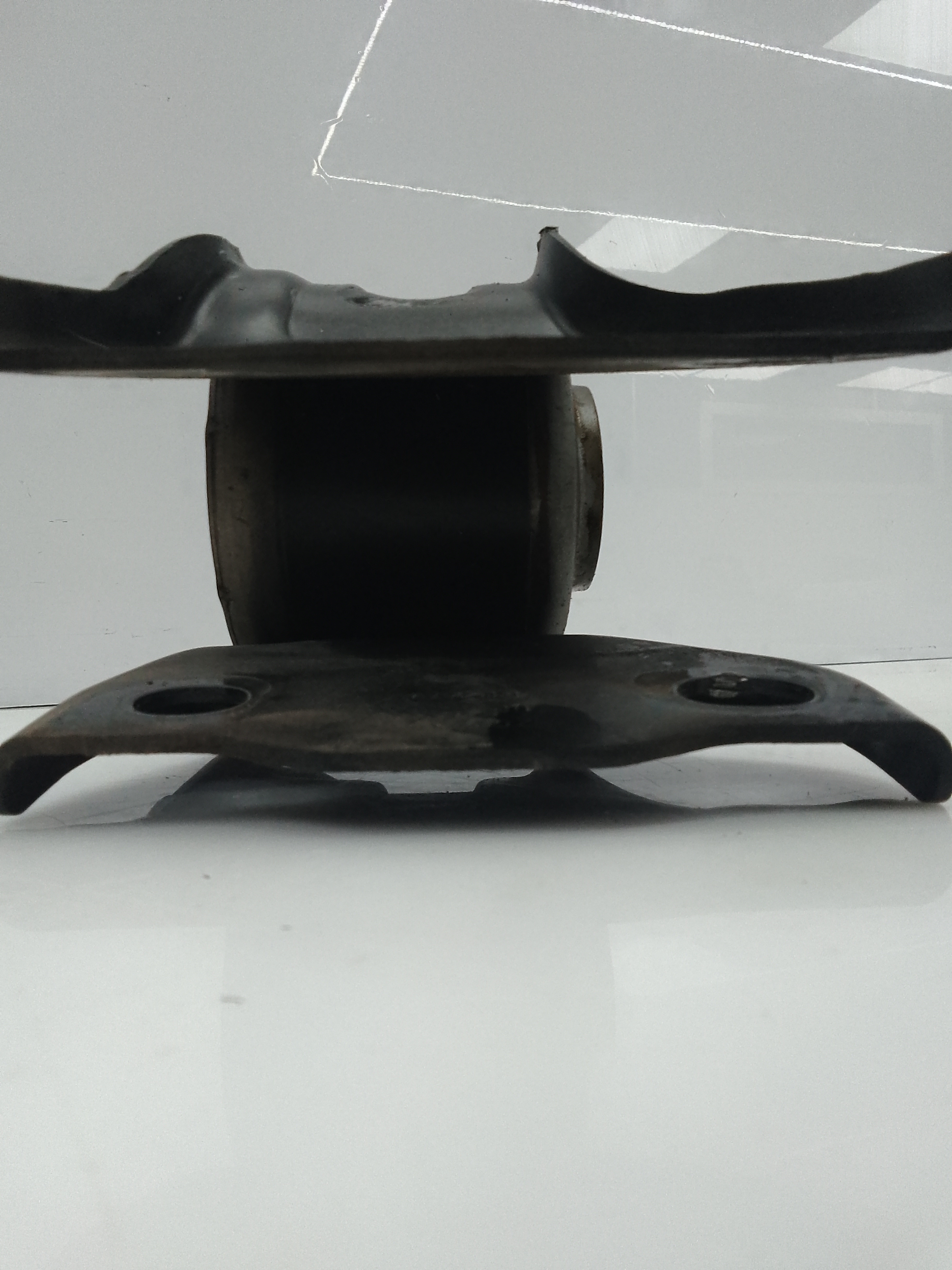 Soporte brazo suspension delantero izquierdo land rover range rover evoque (2011->)