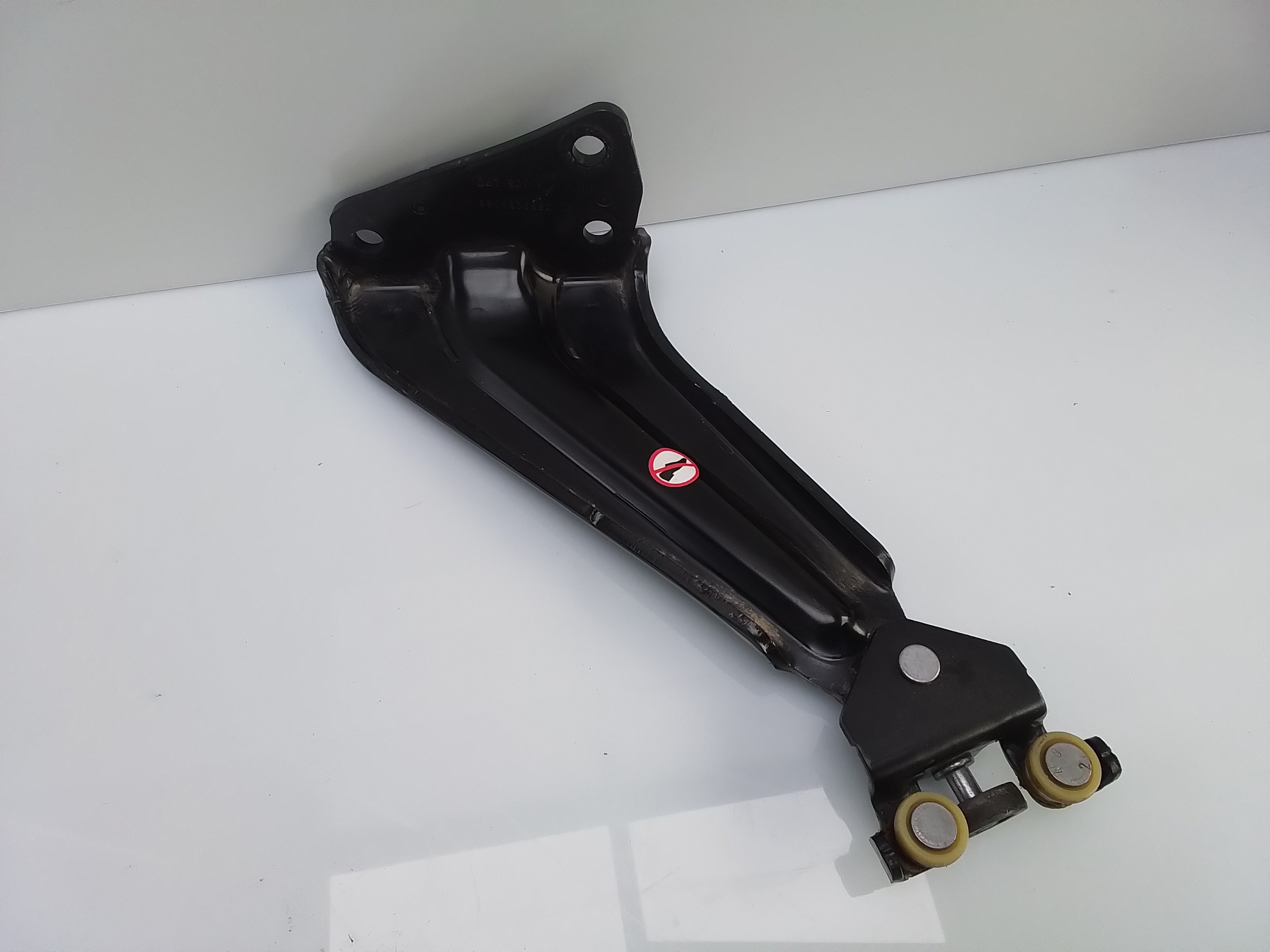 Soporte guia puerta corredera fiat fiat doblo 2021>)